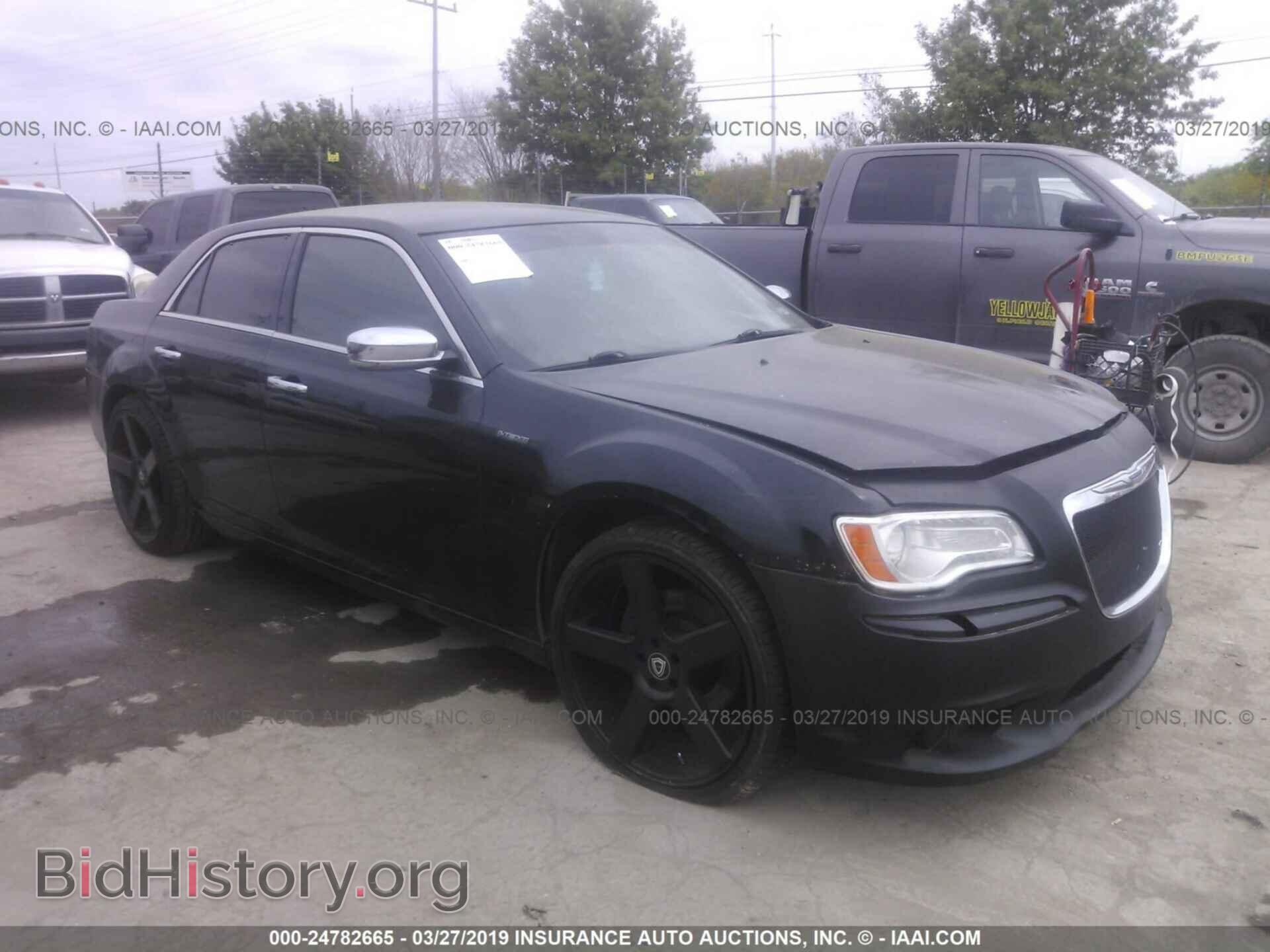 Photo 2C3CA6CT2BH596010 - CHRYSLER 300C 2011