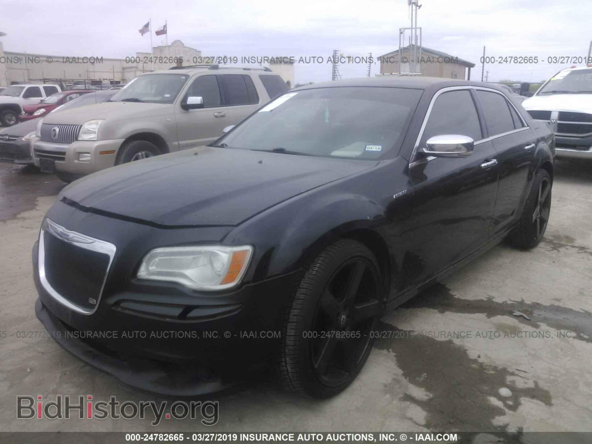 2011 CHRYSLER 300C - VIN: 2C3CA6CT2BH596010 - Фото 2