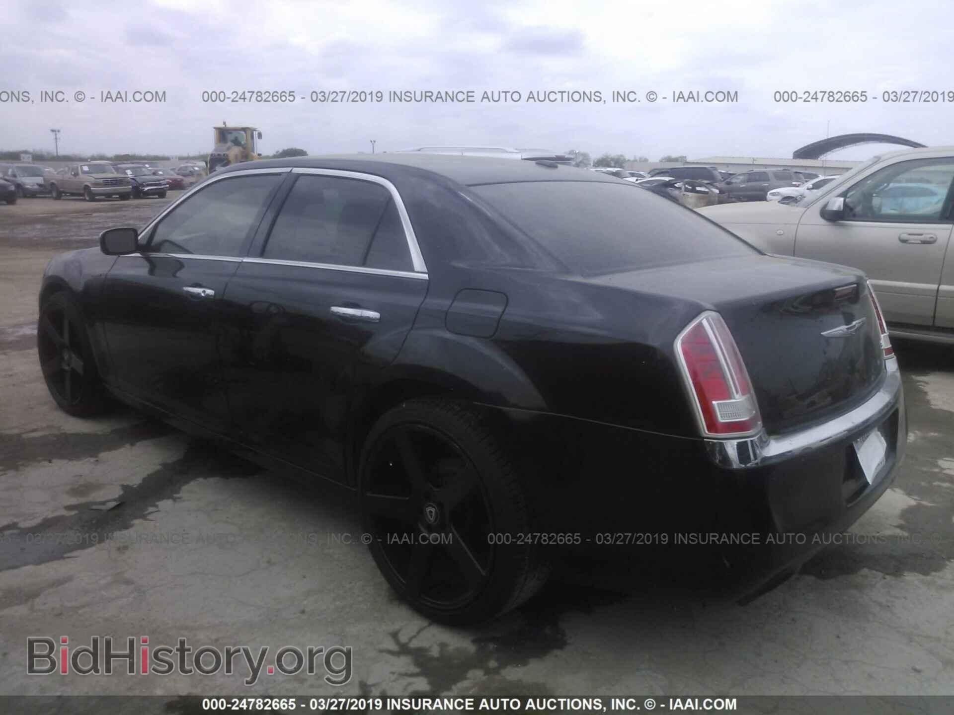 2011 CHRYSLER 300C - VIN: 2C3CA6CT2BH596010 - Фото 3