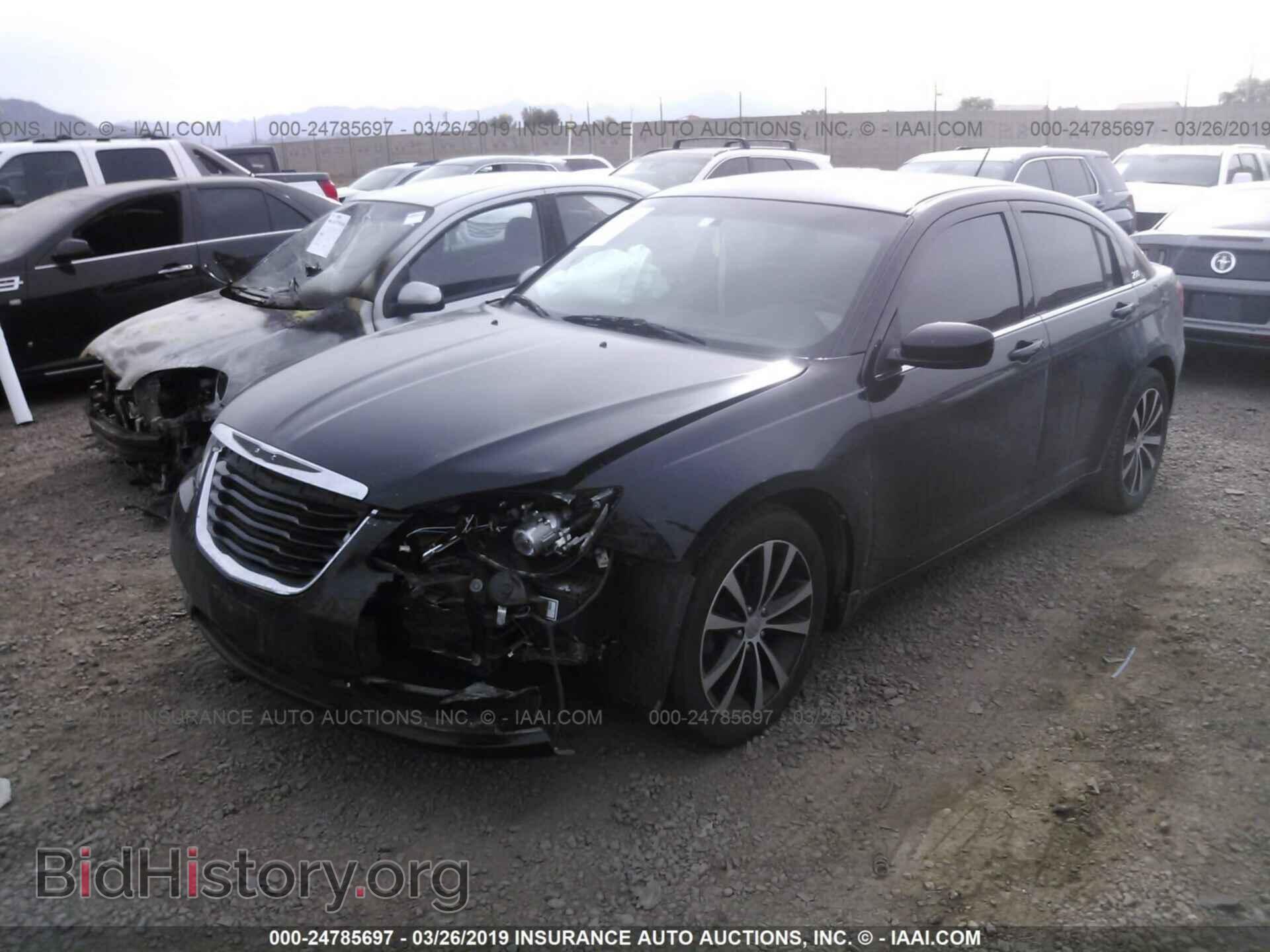 2013 CHRYSLER 200 - VIN: 1C3CCBBG2DN716891 - Фото 2