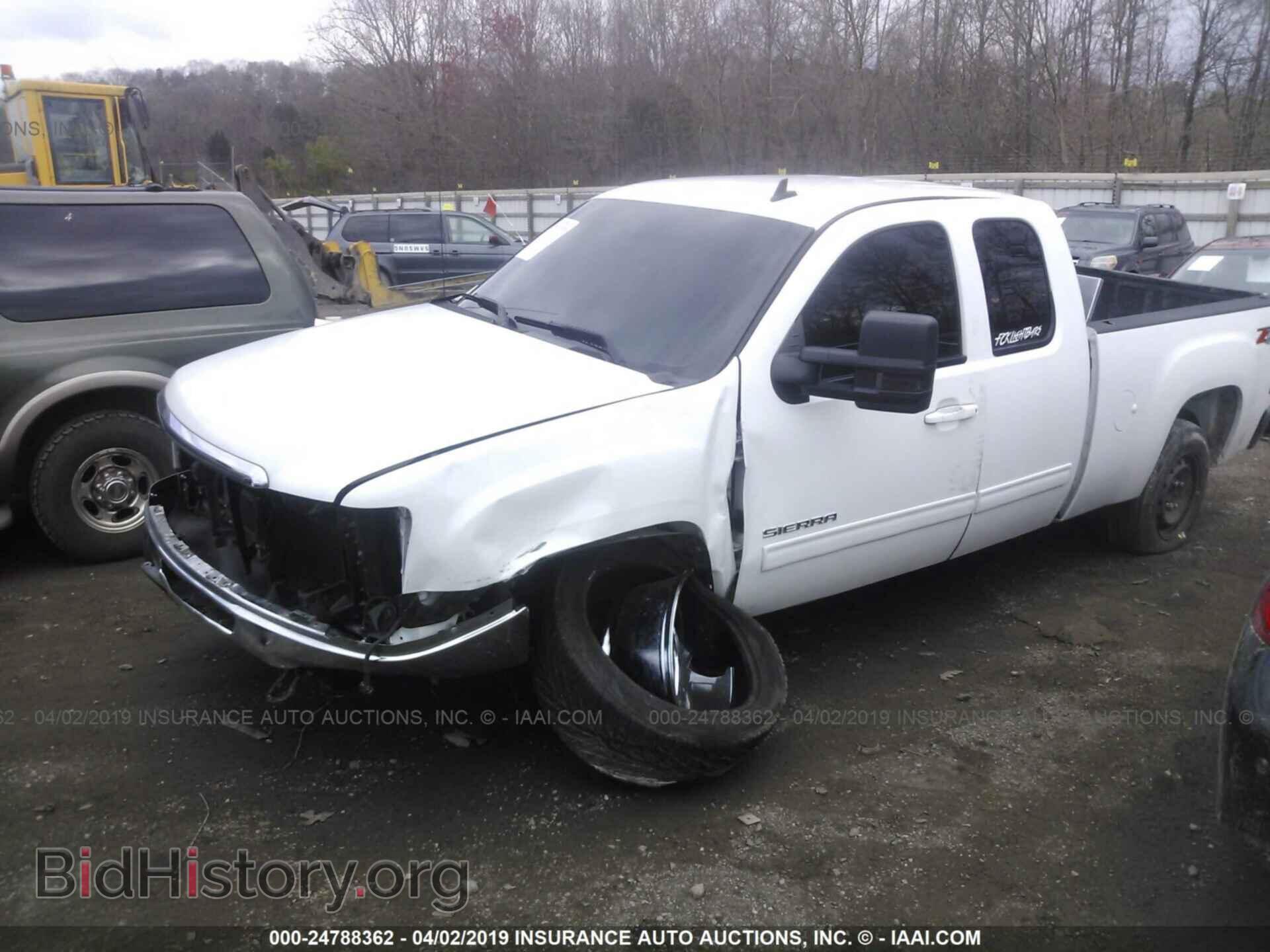 2013 GMC SIERRA - VIN: 1GTR2WE72DZ158996 - Фото 2