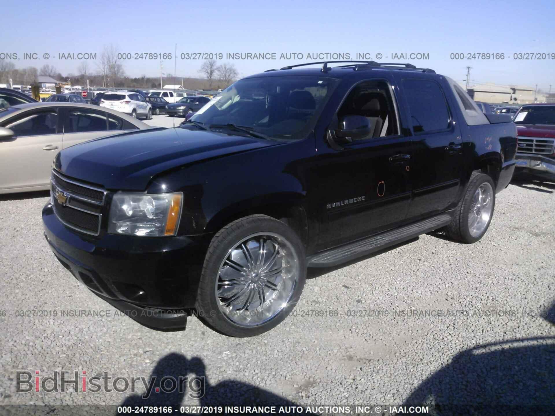 2011 CHEVROLET AVALANCHE - VIN: 3GNMCEE06BG253876 - Фото 2