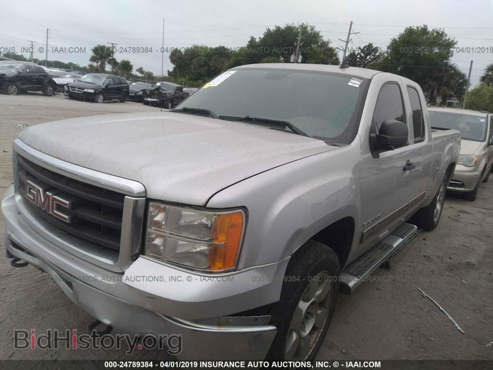 2011 GMC SIERRA - VIN: 1GTR2VE31BZ363827 - Фото 2