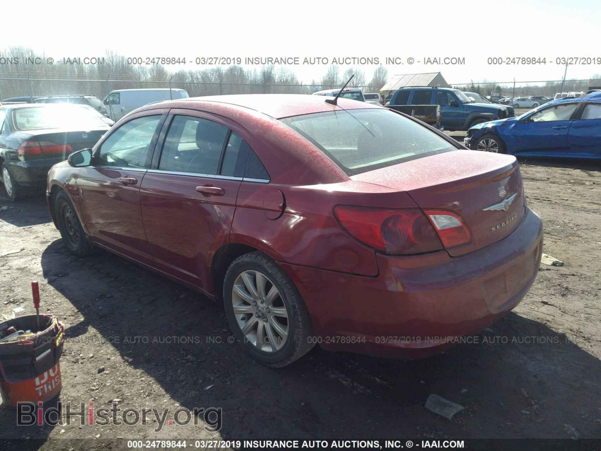 2010 CHRYSLER SEBRING - VIN: 1C3CC5FB2AN226348 - Фото 3