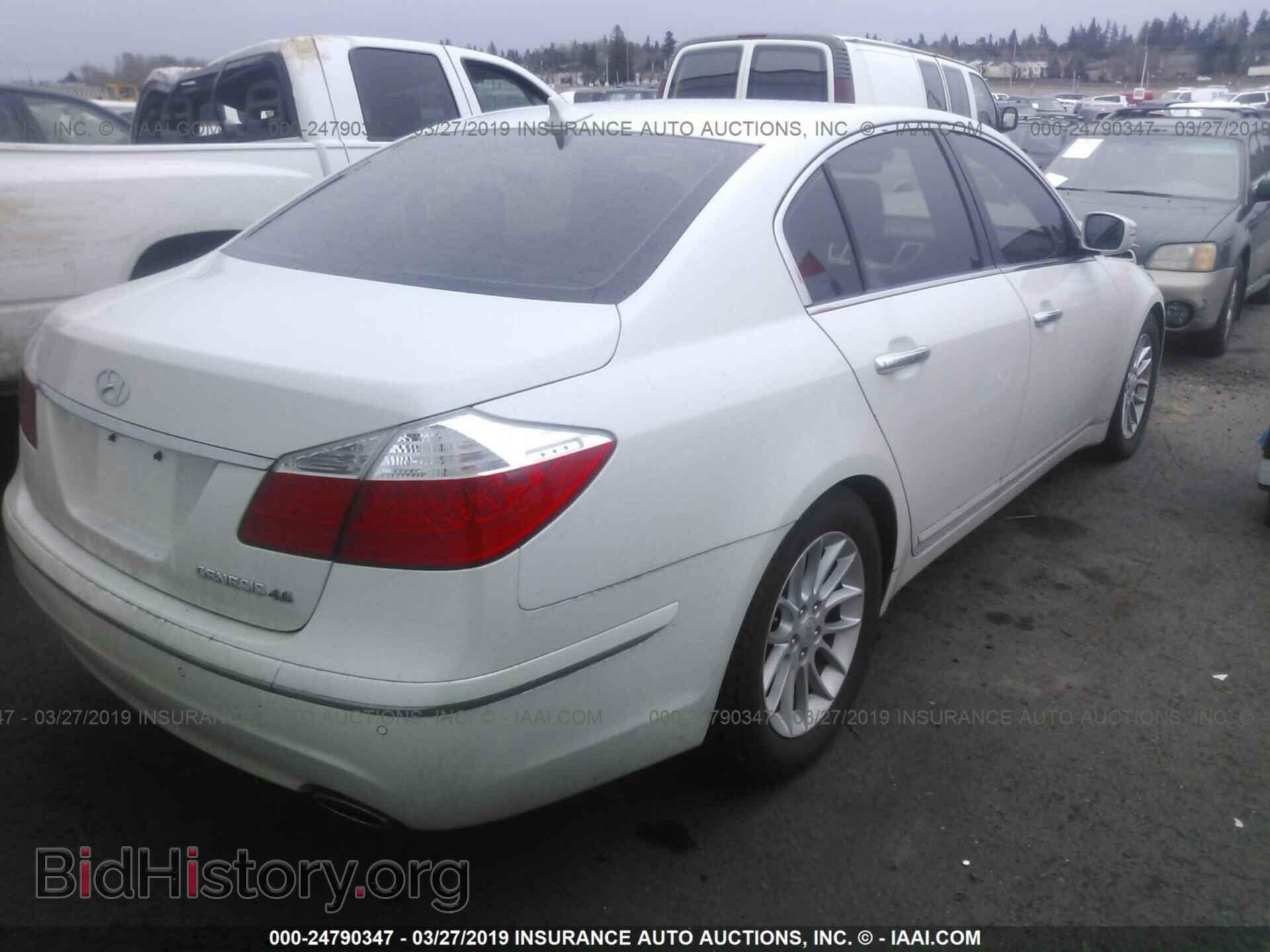 2009 HYUNDAI GENESIS - VIN: KMHGC46E59U036719 - Фото 4