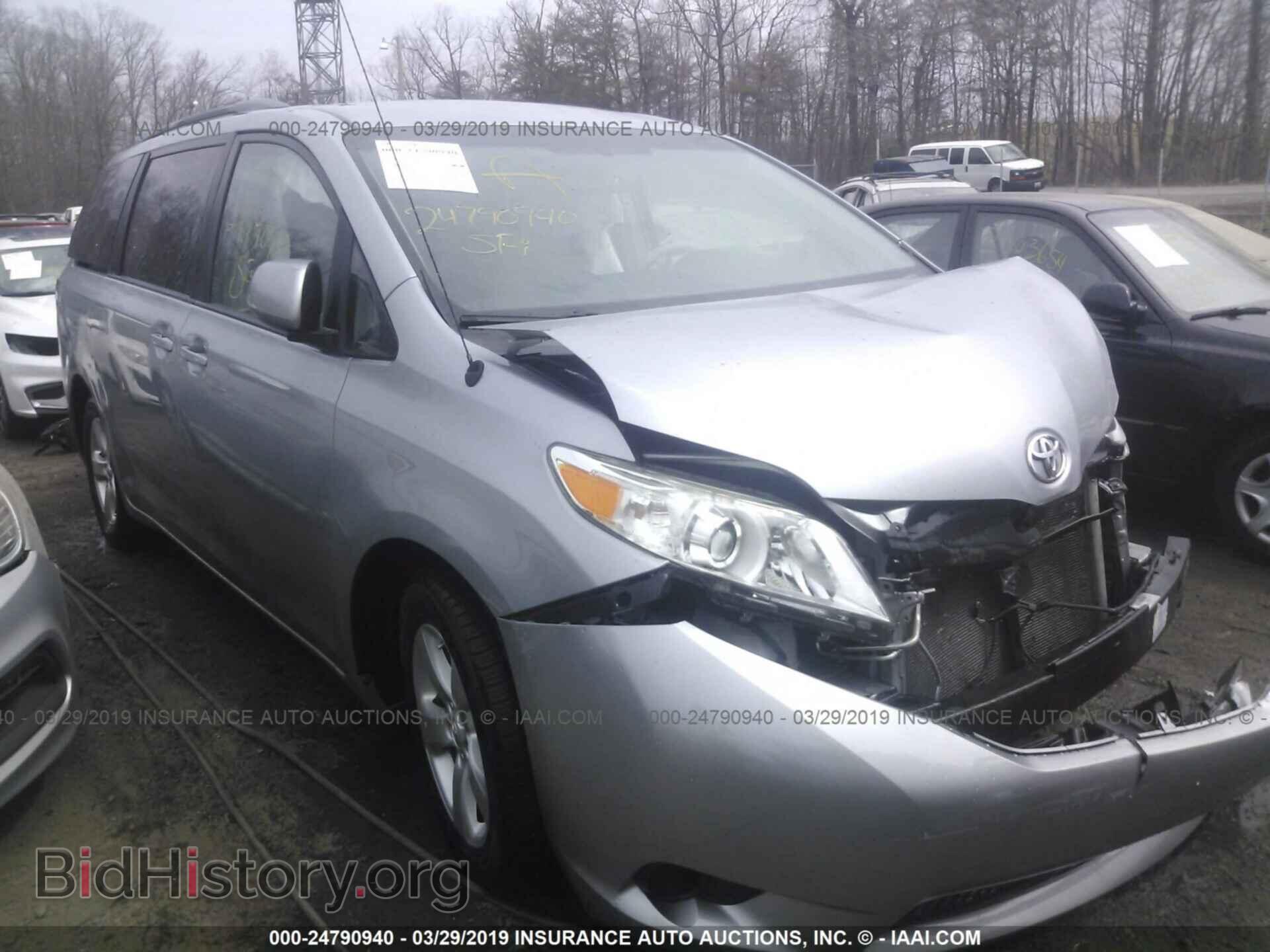 Photo 5TDKK3DC8DS402019 - TOYOTA SIENNA 2013