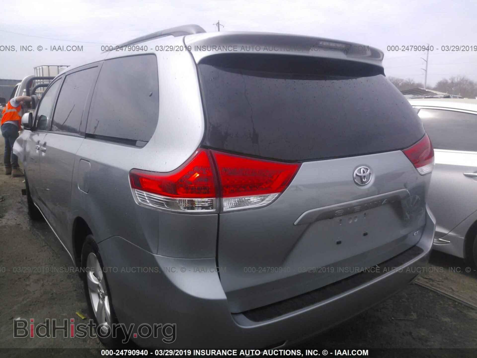 2013 TOYOTA SIENNA - VIN: 5TDKK3DC8DS402019 - Фото 3