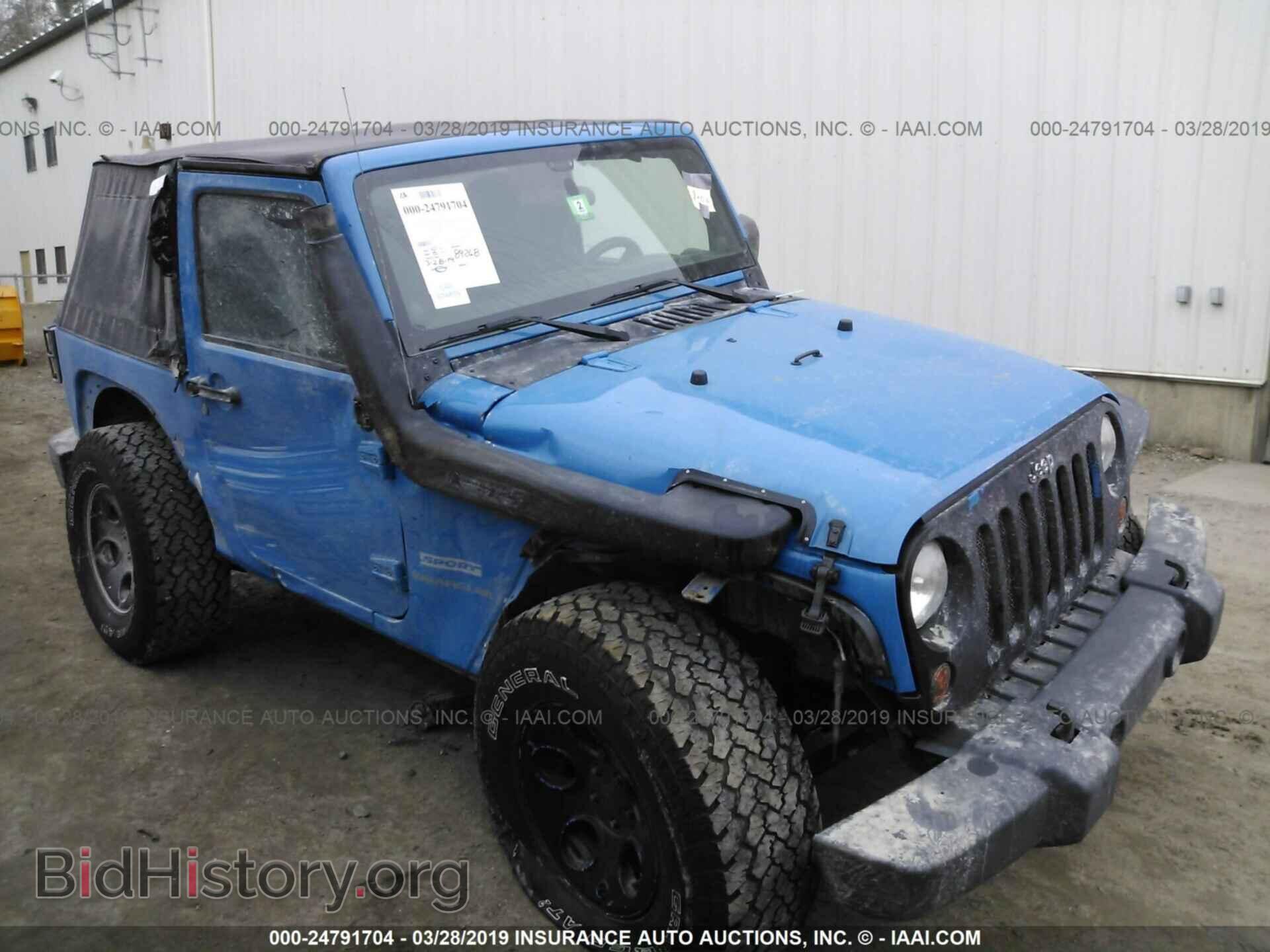 Photo 1J4AA2D10BL555753 - JEEP WRANGLER 2011
