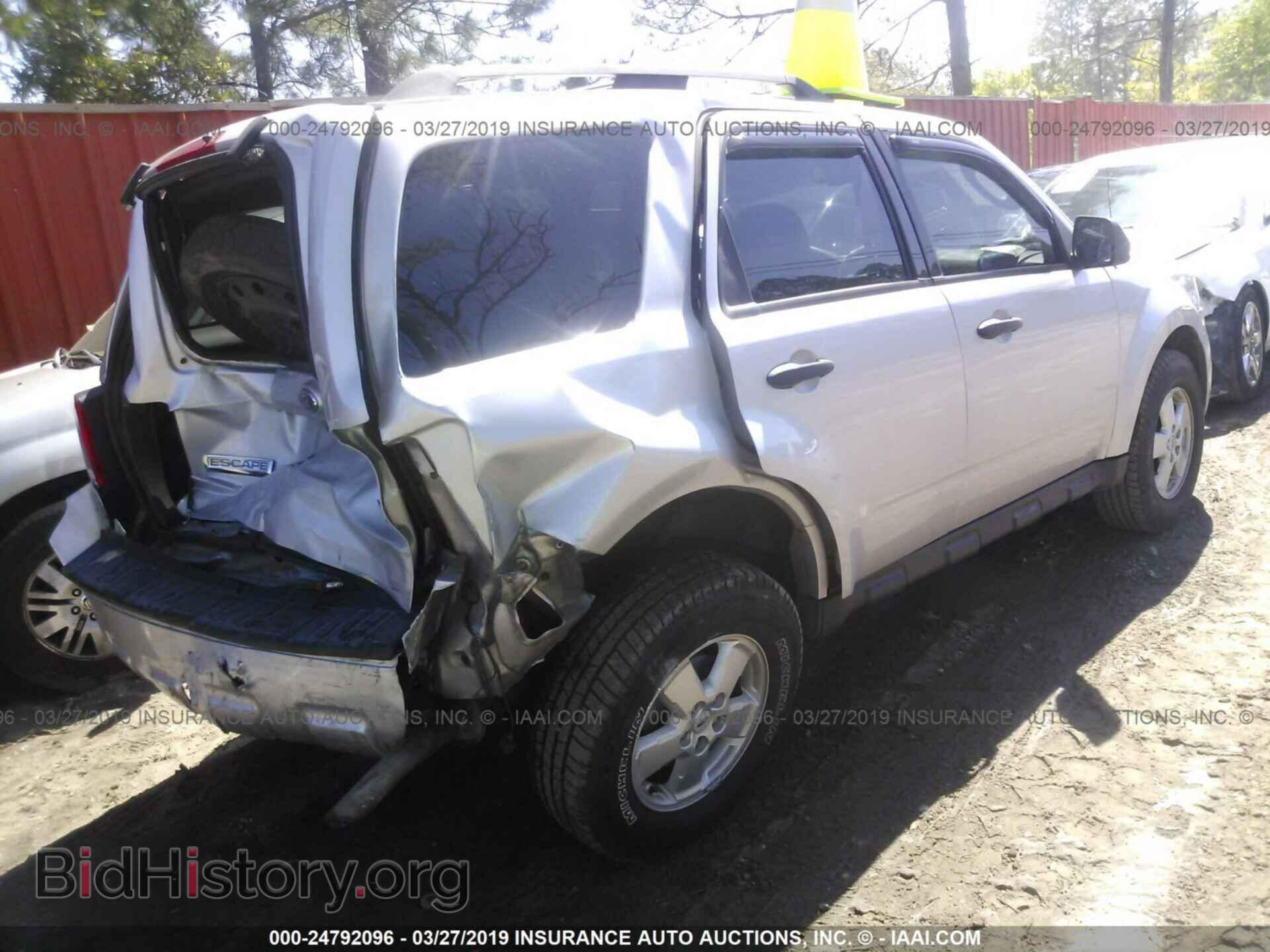 2009 FORD ESCAPE - VIN: 1FMCU93G69KB10532 - Фото 4