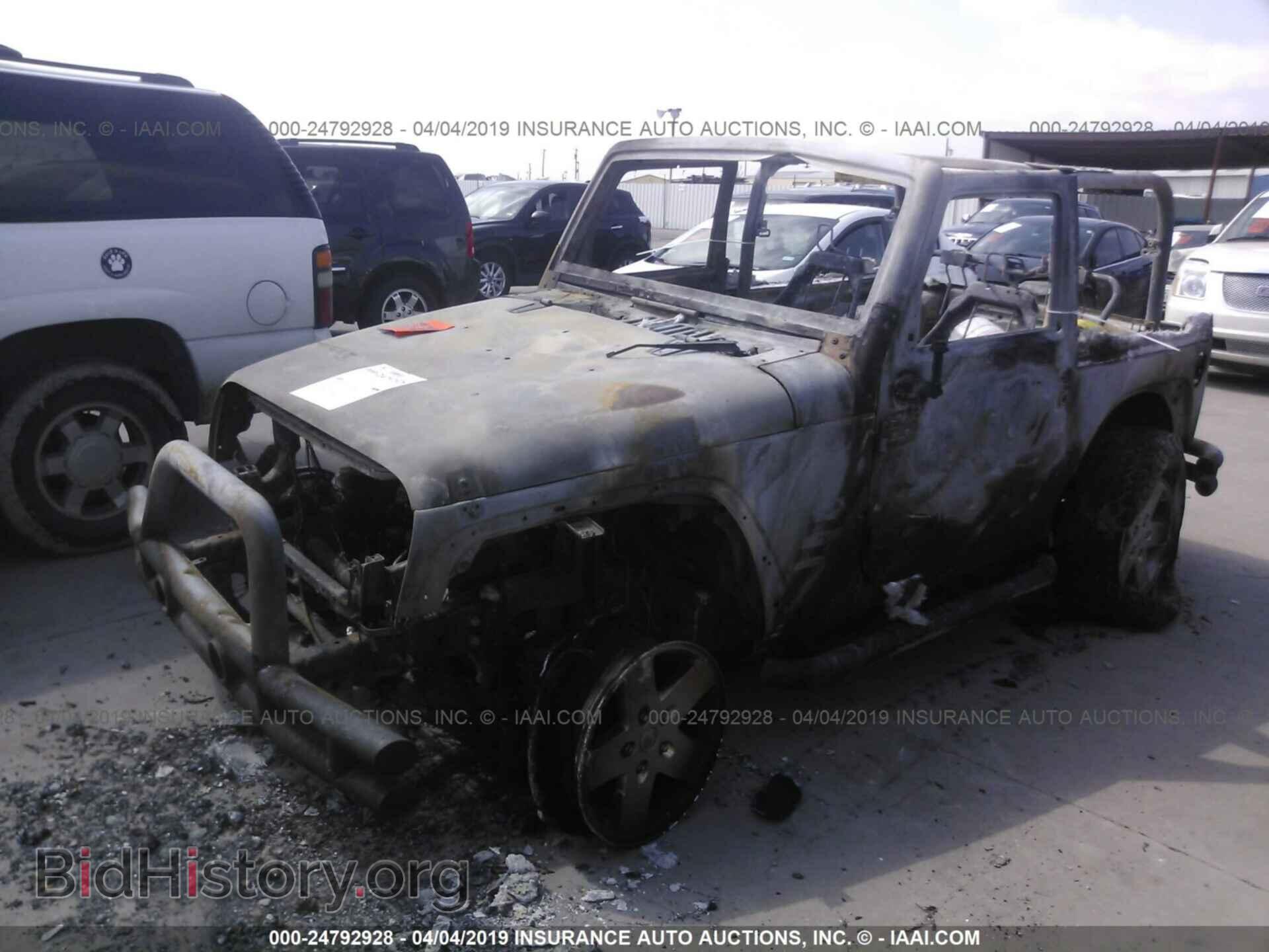 2011 JEEP WRANGLER - VIN: 1J4AA2D11BL637264 - Фото 2