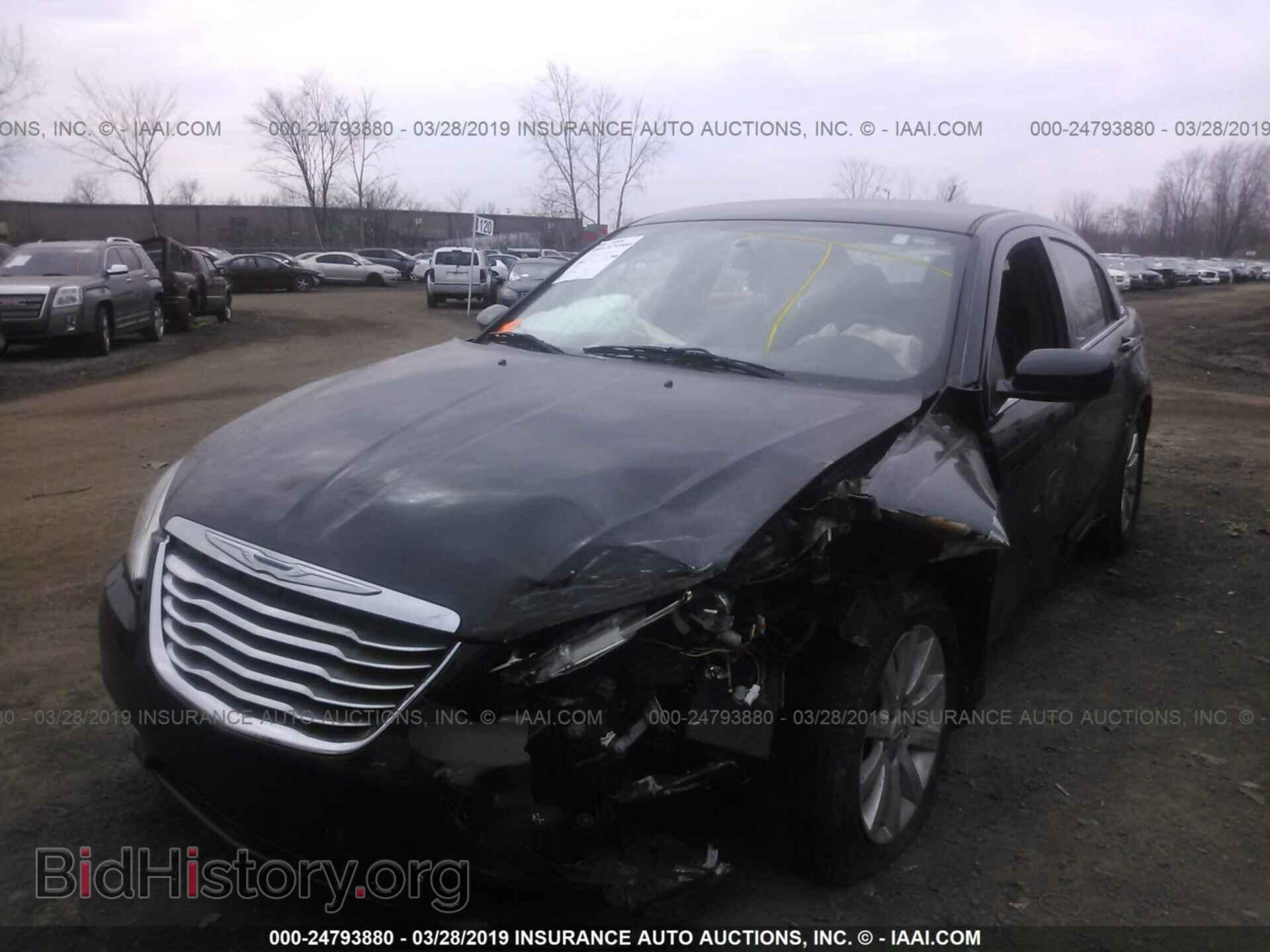 2011 CHRYSLER 200 - VIN: 1C3BC1FB4BN549984 - Фото 2