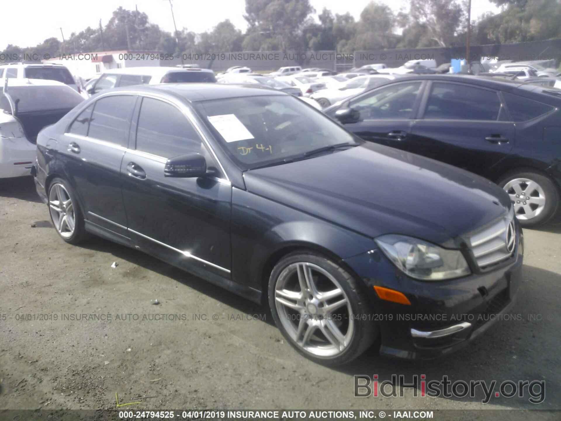 Photo WDDGF4HB7DA862616 - MERCEDES-BENZ C 2013