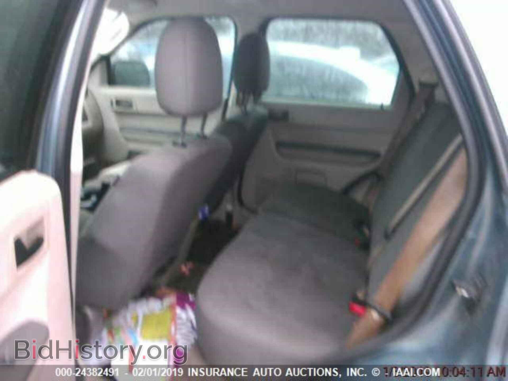 2011 FORD ESCAPE - VIN: 1FMCU0C72BKB45800 - Photo 8
