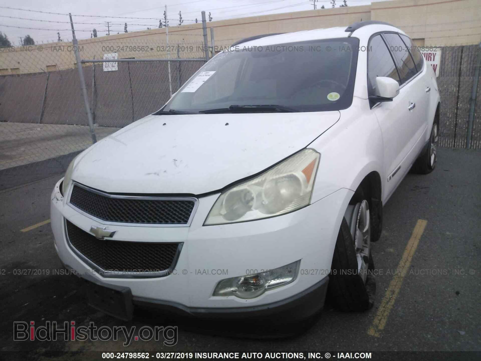 2009 CHEVROLET TRAVERSE - VIN: 1GNEV23D39S122779 - Фото 2