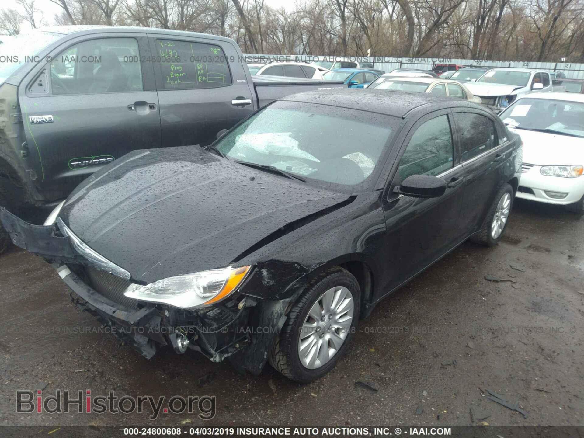 2013 CHRYSLER 200 - VIN: 1C3CCBABXDN606211 - Photo 2