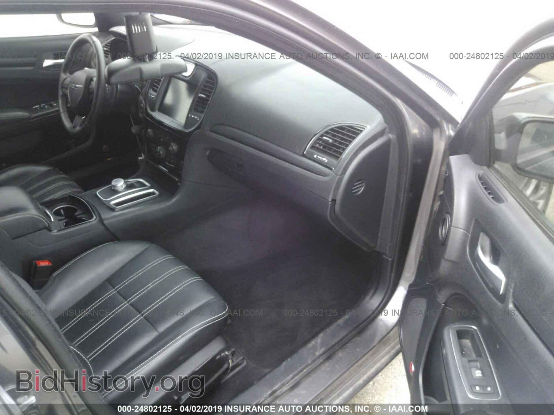 2016 CHRYSLER 300 - VIN: 2C3CCABG1GH141528 - Фото 5