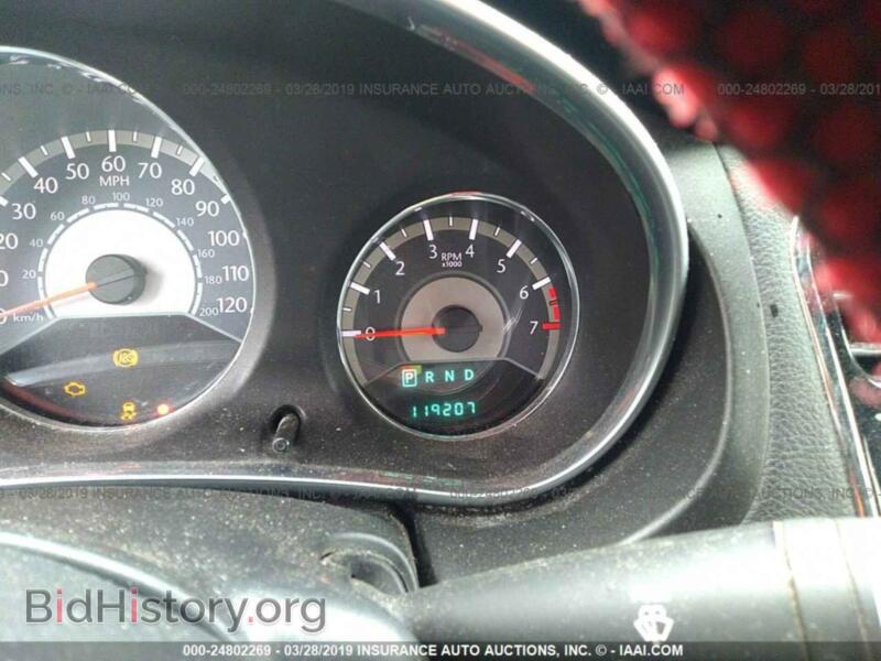 2012 Chrysler 200 (VIN 1C3CCBCB9CN166543) — photo 7 of 10