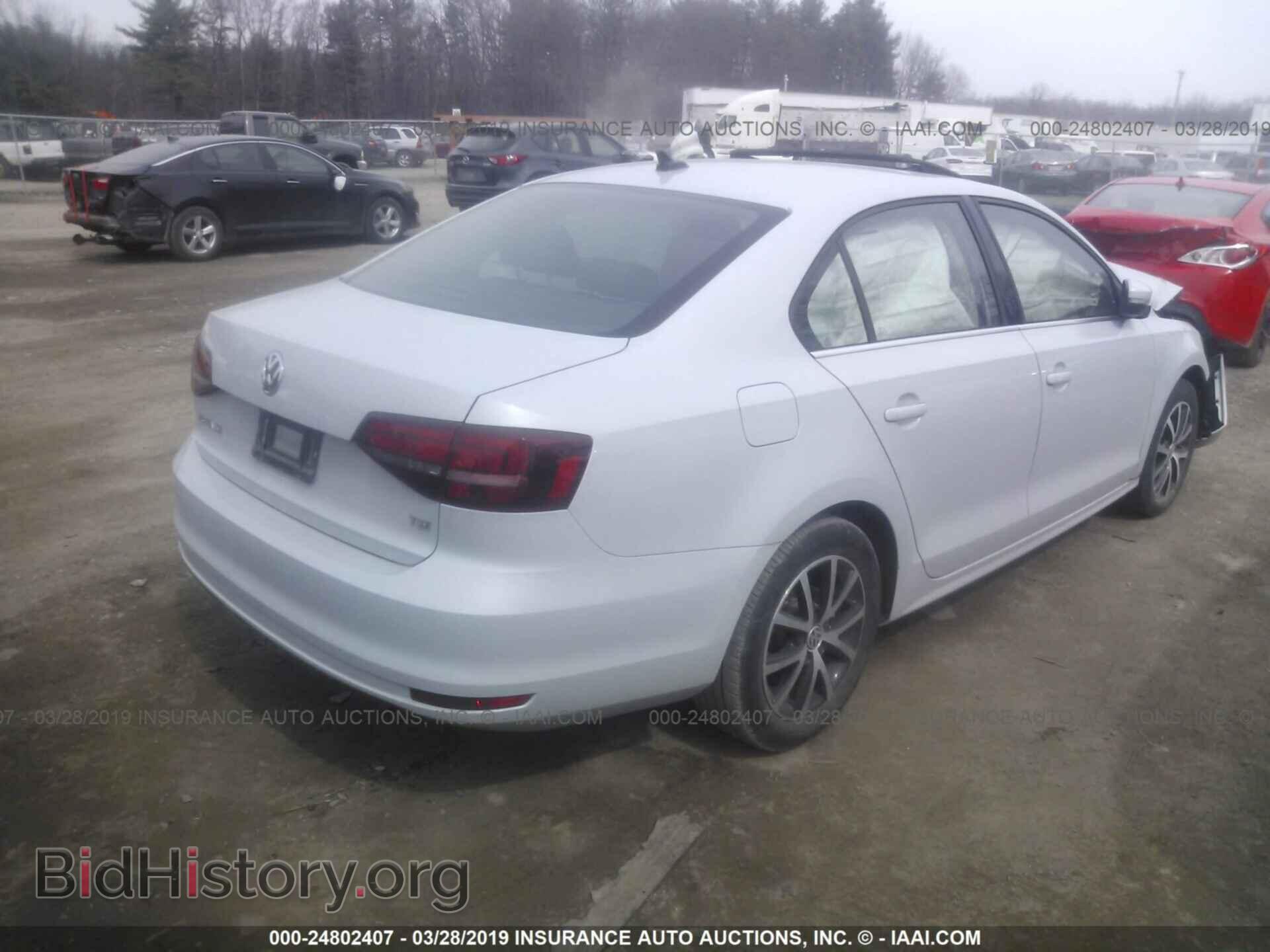 2018 VOLKSWAGEN JETTA - VIN: 3VWDB7AJ2JM263128 - Фото 4
