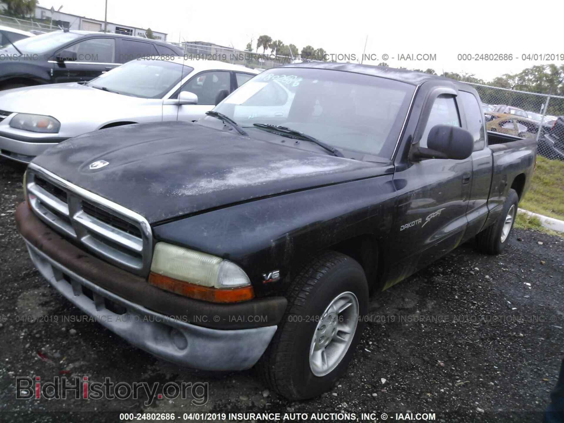 2000 Dodge Dakota - VIN: 1B7GL22X0YS695706 - Фото 2