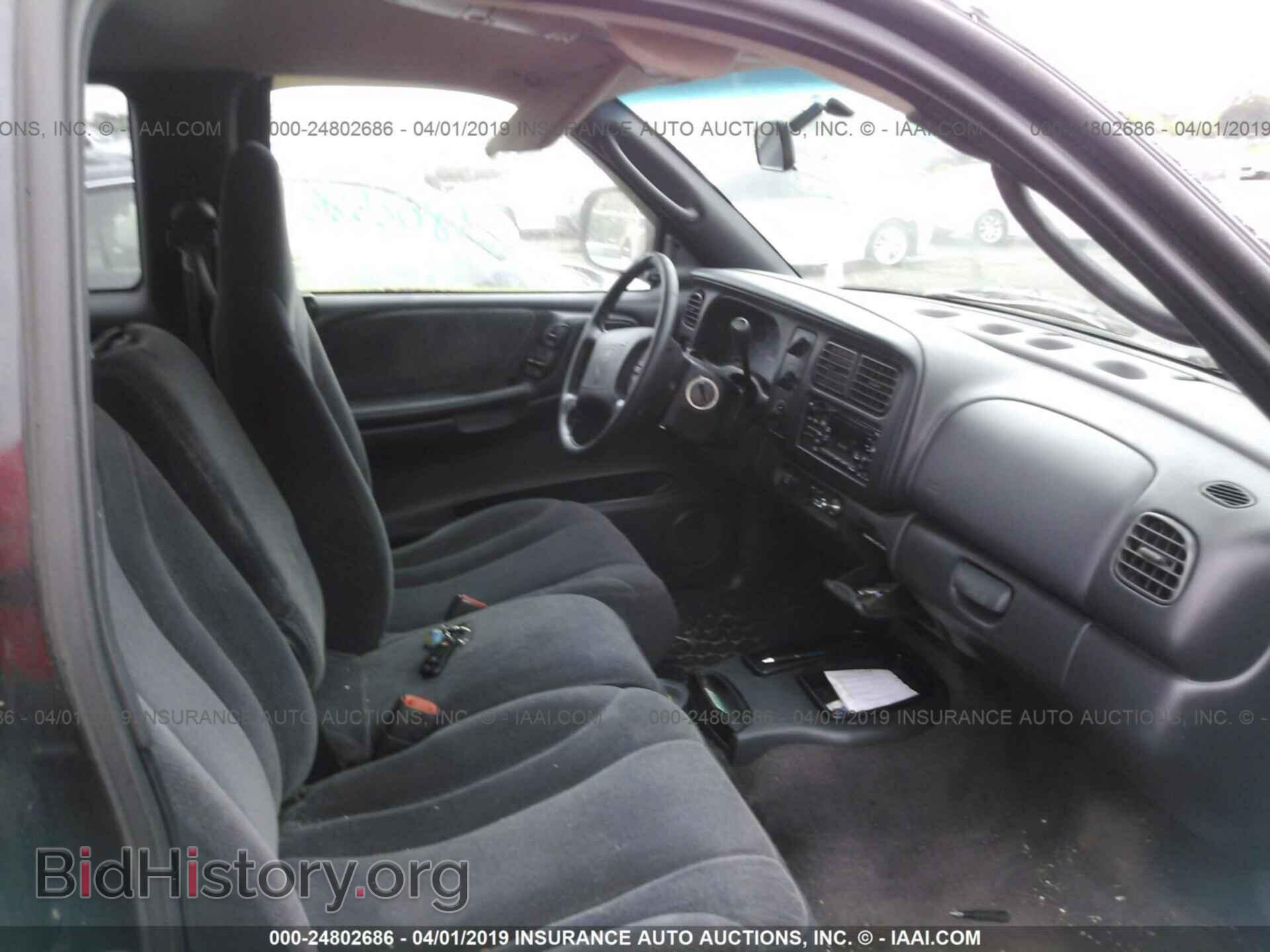 2000 Dodge Dakota - VIN: 1B7GL22X0YS695706 - Фото 5