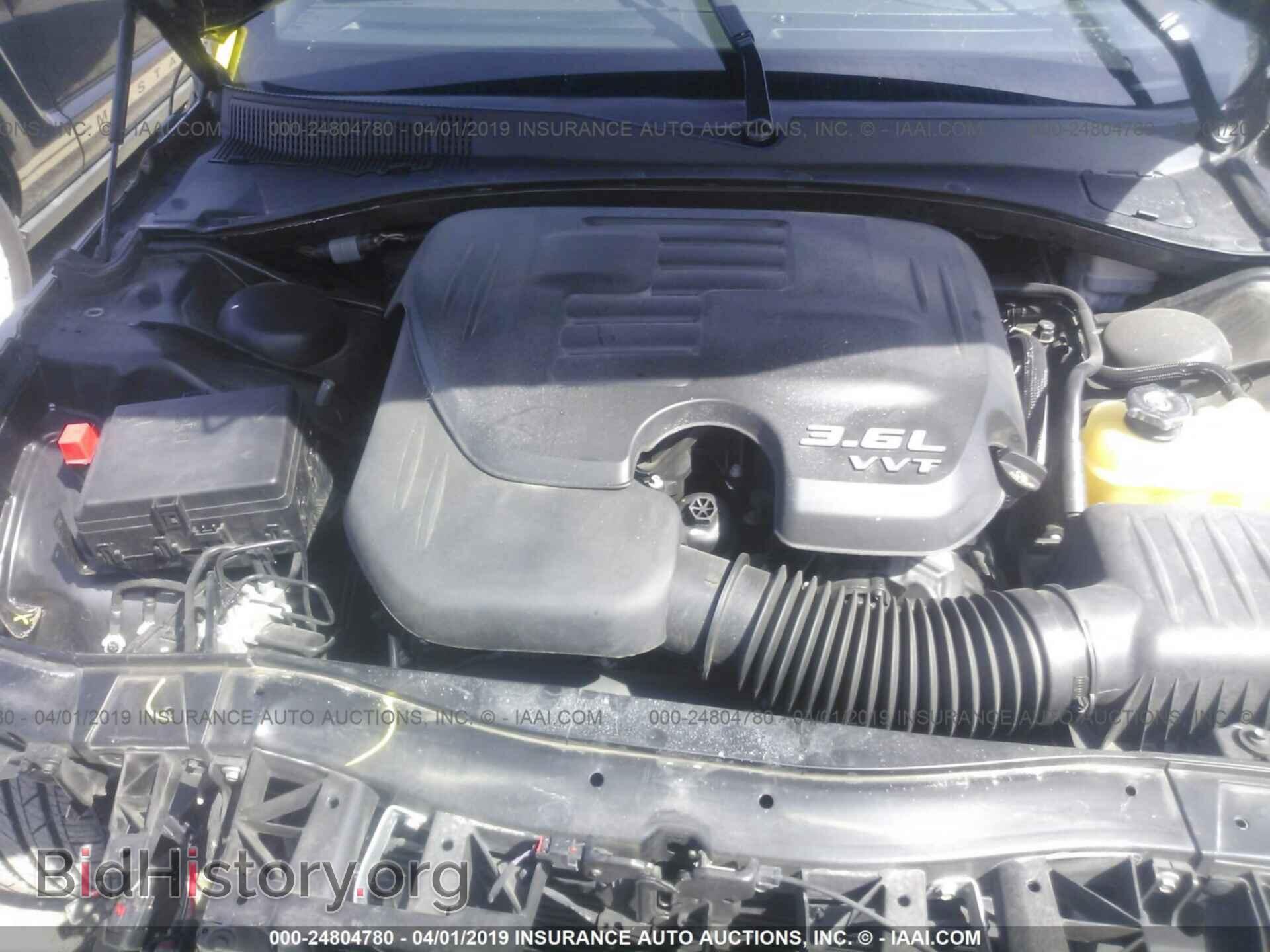 2014 CHRYSLER 300 - VIN: 2C3CCABG2EH136299 - Фото 10