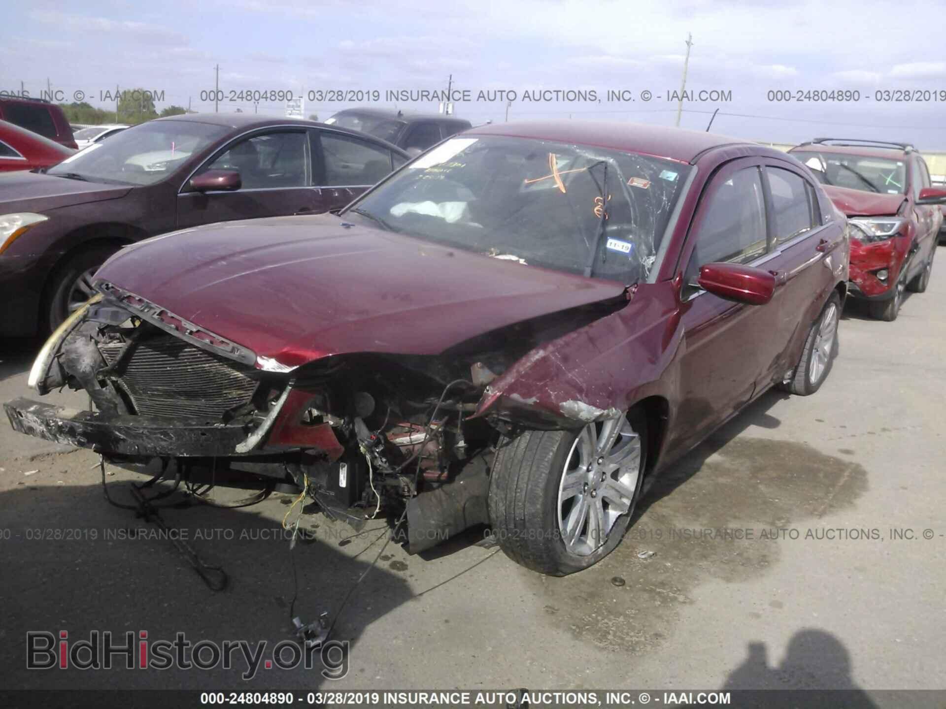 2013 CHRYSLER 200 - VIN: 1C3CCBAB9DN761753 - Фото 2