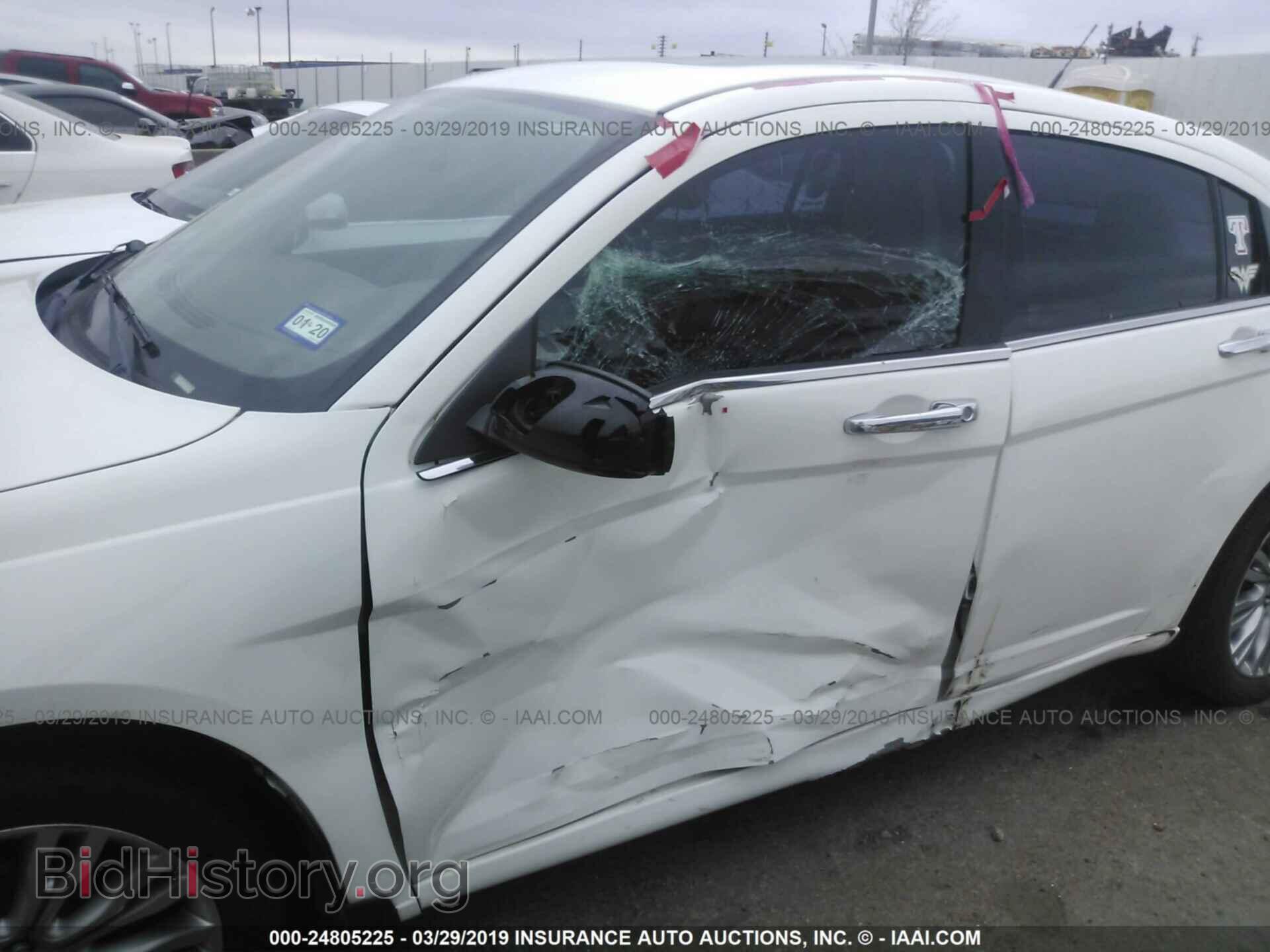 2011 CHRYSLER 200 - VIN: 1C3BC2FB5BN501139 - Фото 6