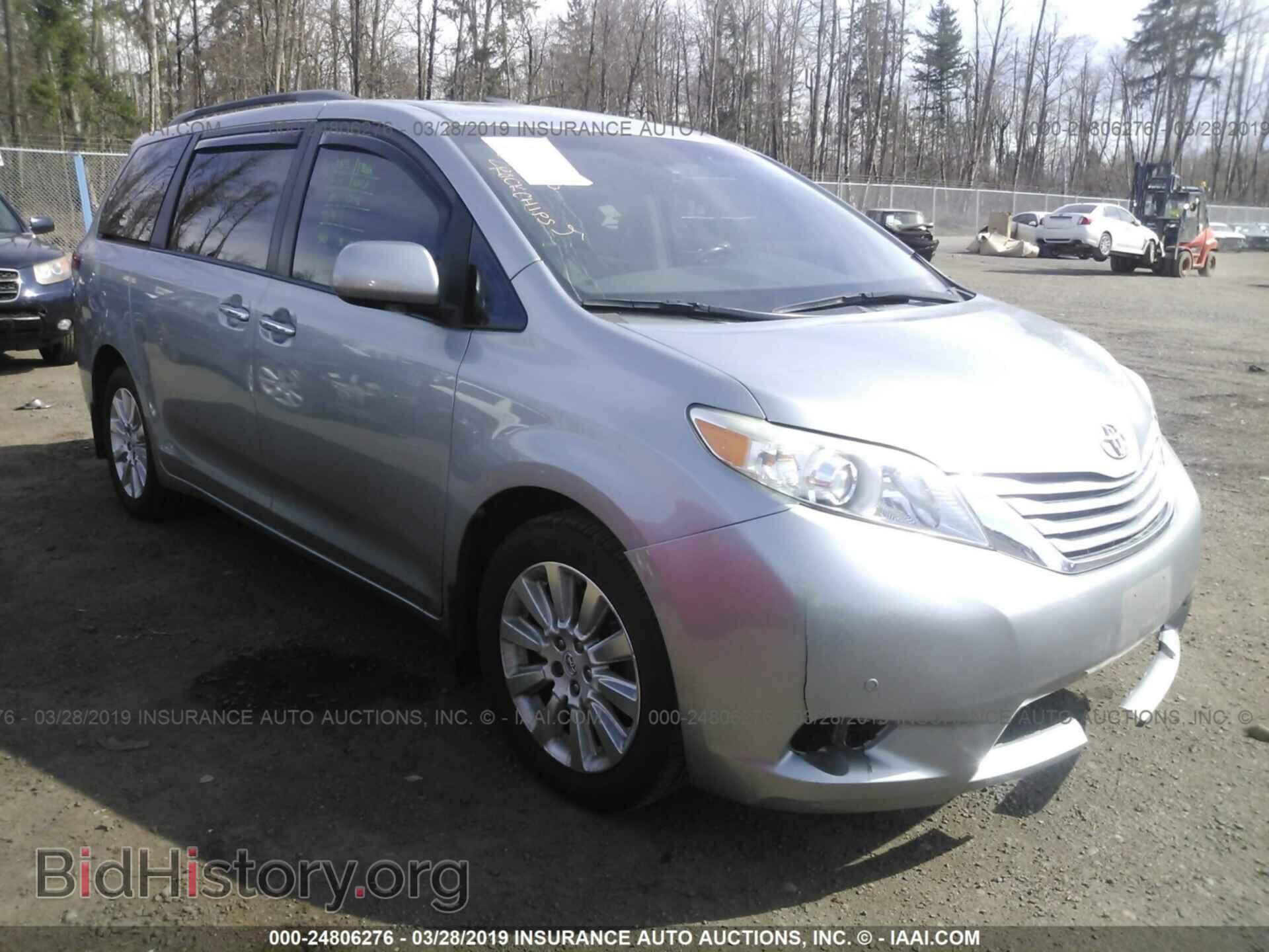Photo 5TDDK3DC7BS004841 - TOYOTA SIENNA 2011