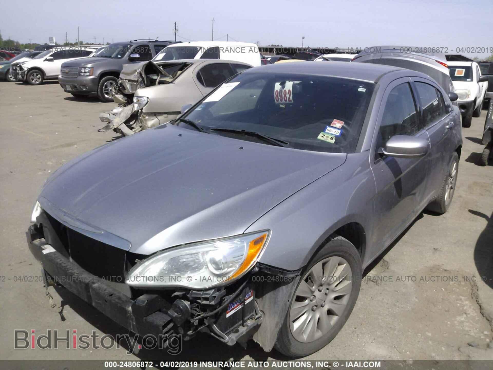 2013 CHRYSLER 200 - VIN: 1C3CCBAB5DN622557 - Photo 2