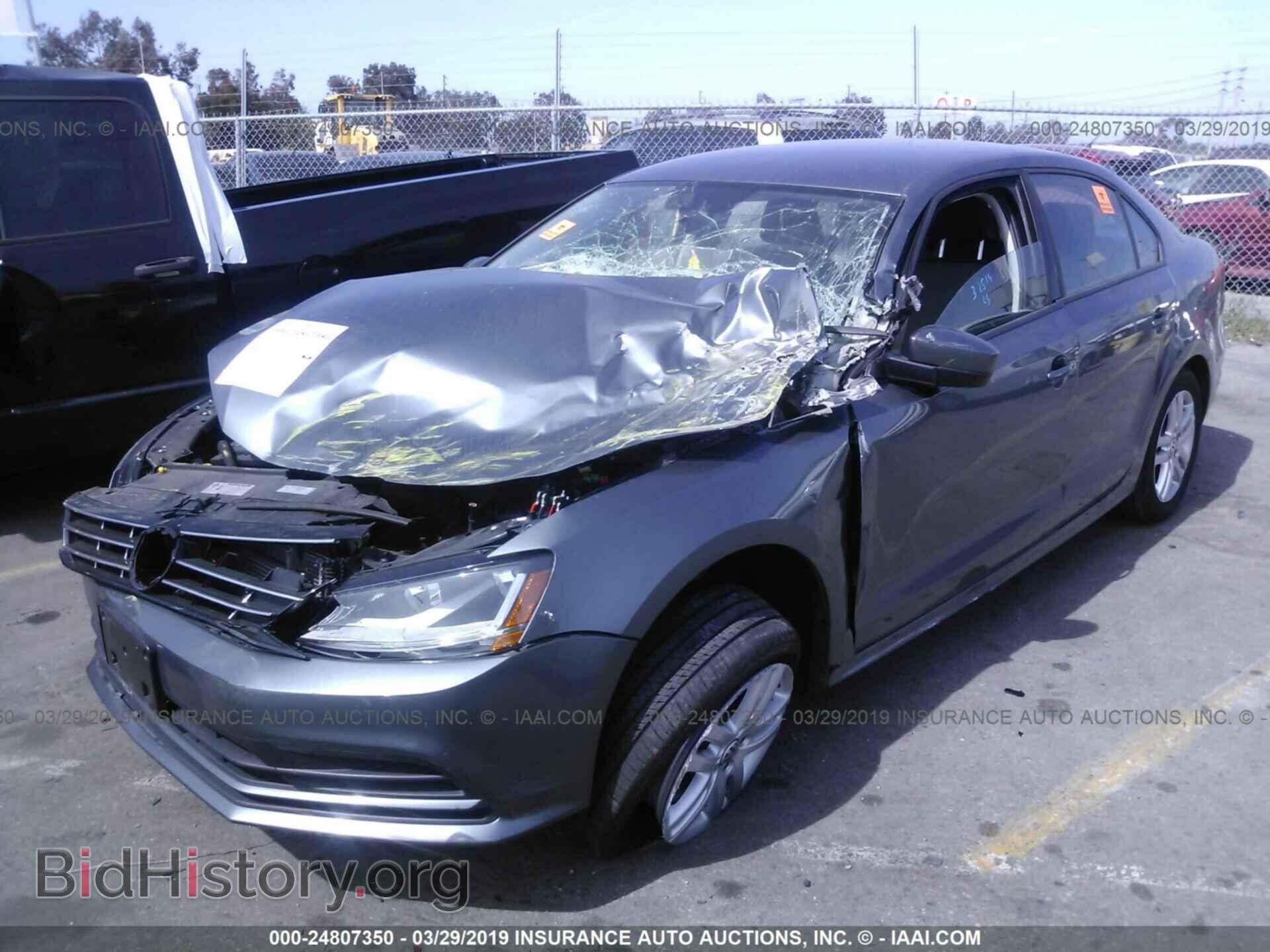 2018 VOLKSWAGEN JETTA - VIN: 3VW2B7AJ7JM234070 - Фото 2
