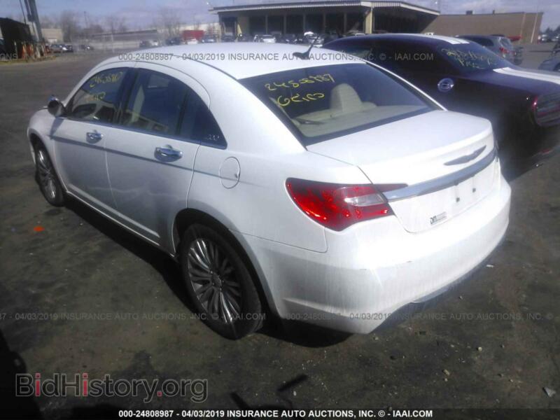 2012 Chrysler 200 (VIN 1C3CCBCB0CN298218) — photo 3 of 10
