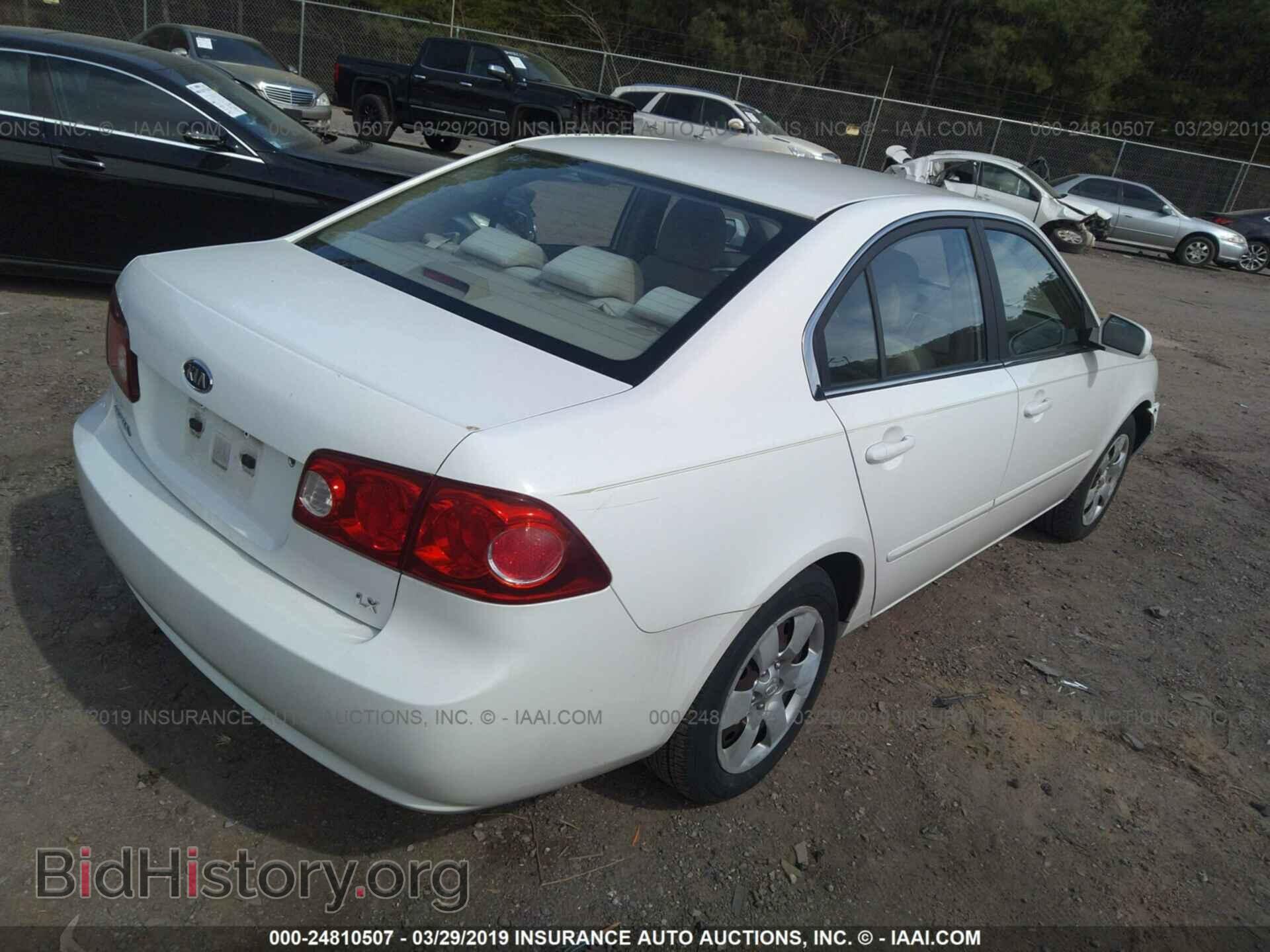 2006 KIA OPTIMA - VIN: KNAGE123X65042584 - Фото 4