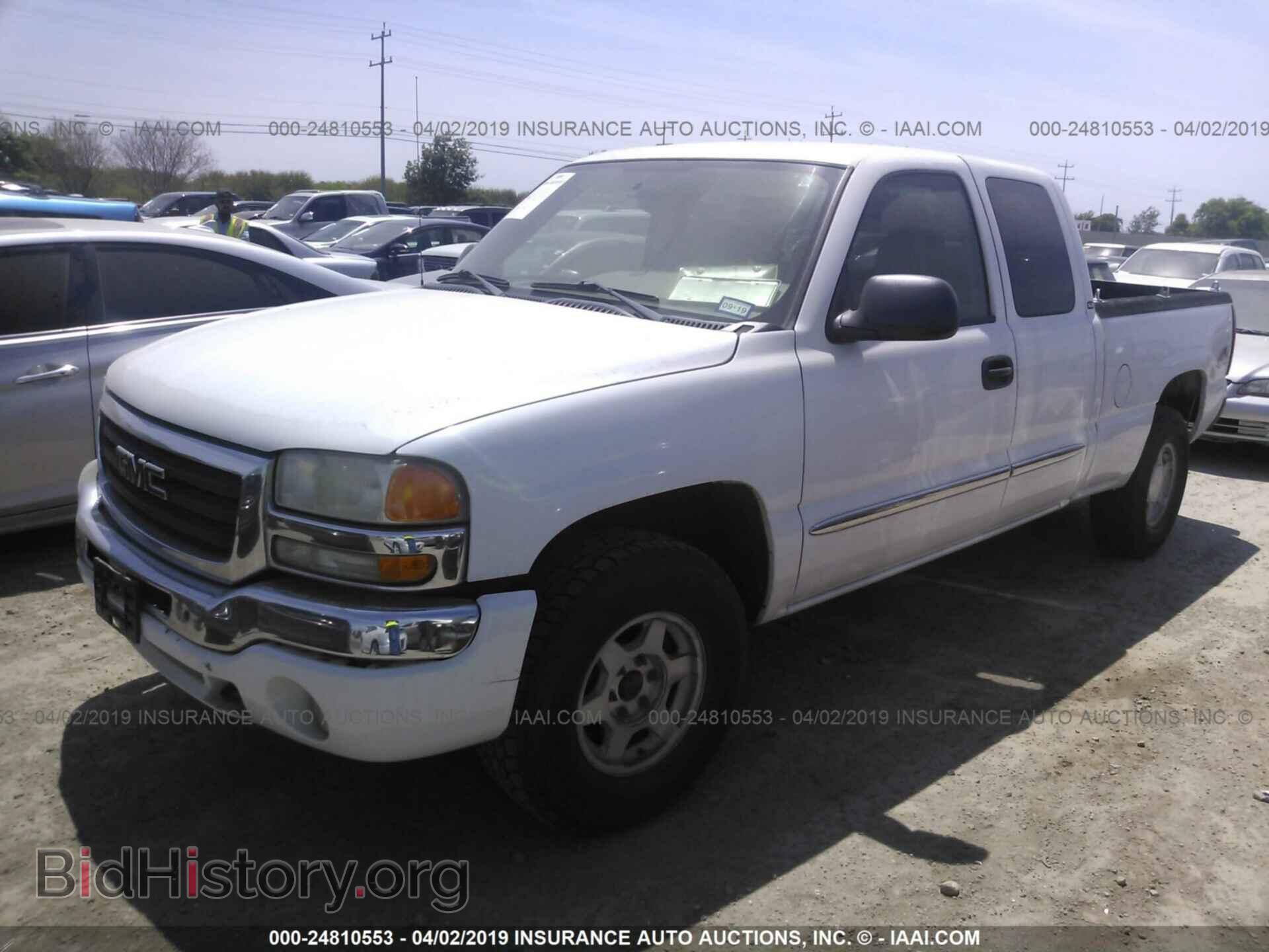2004 GMC NEW SIERRA - VIN: 2GTEK19V241222120 - Фото 2