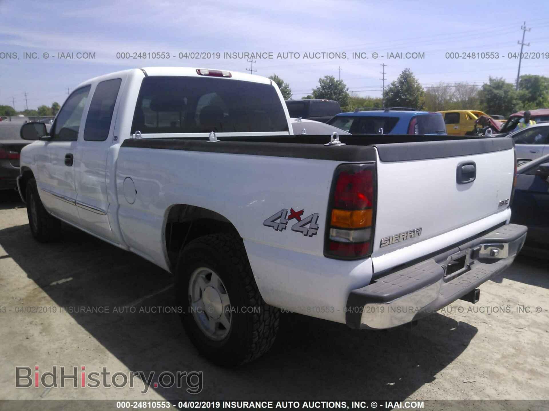 2004 GMC NEW SIERRA - VIN: 2GTEK19V241222120 - Фото 3