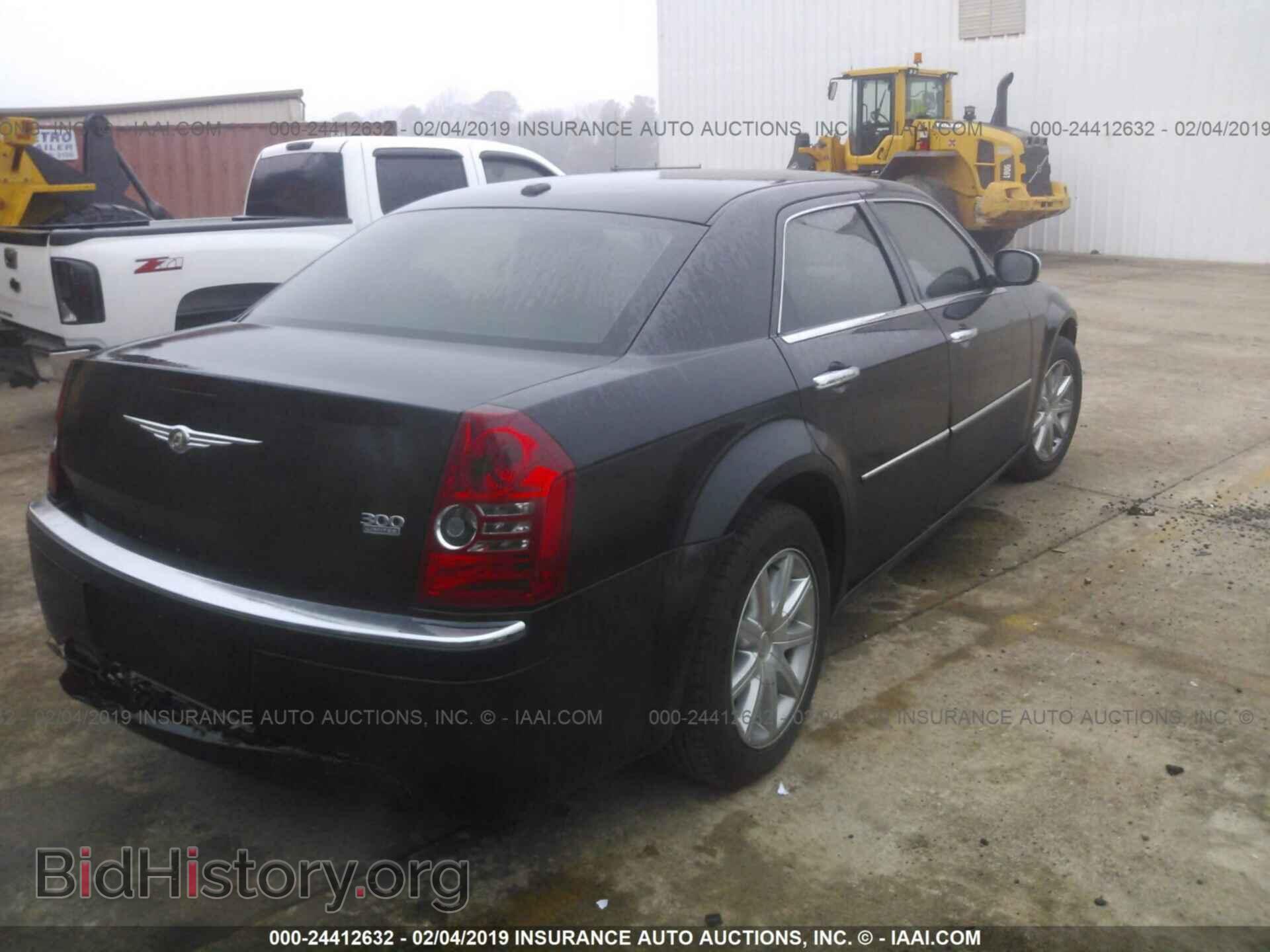 2010 CHRYSLER 300 - VIN: 2C3CA3CV8AH235718 - Фото 4
