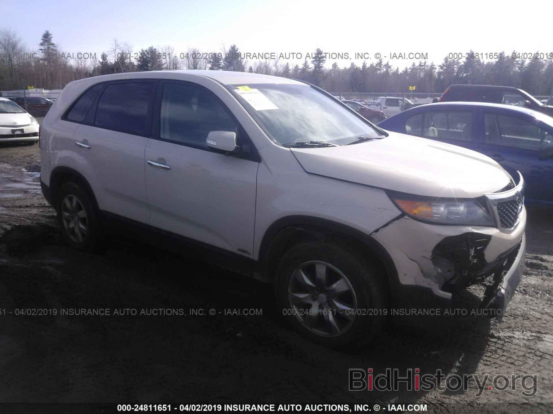 Photo 5XYKTCA12BG021759 - KIA SORENTO 2011