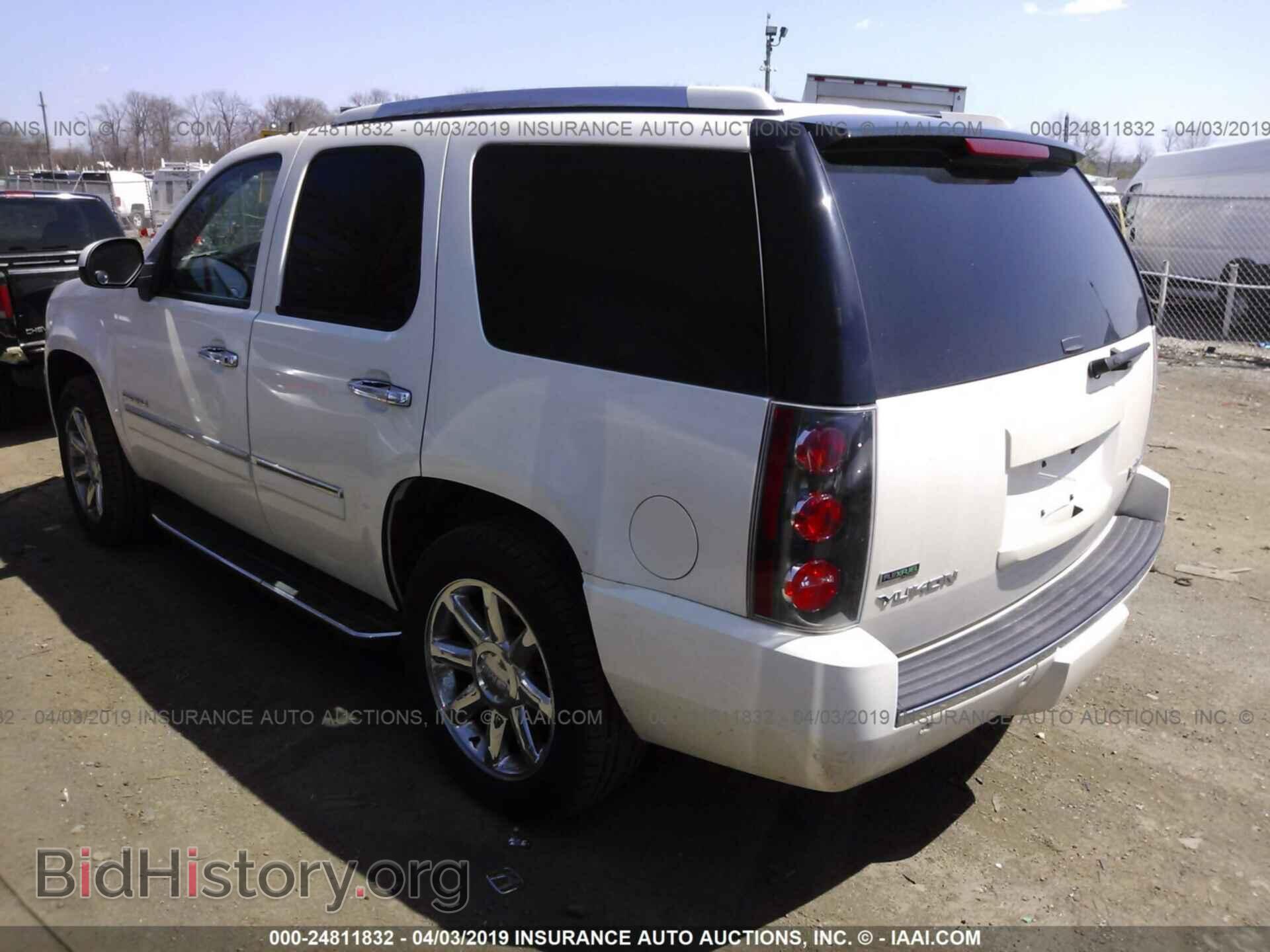 2011 GMC YUKON - VIN: 1GKS2EEFXBR223792 - Фото 3