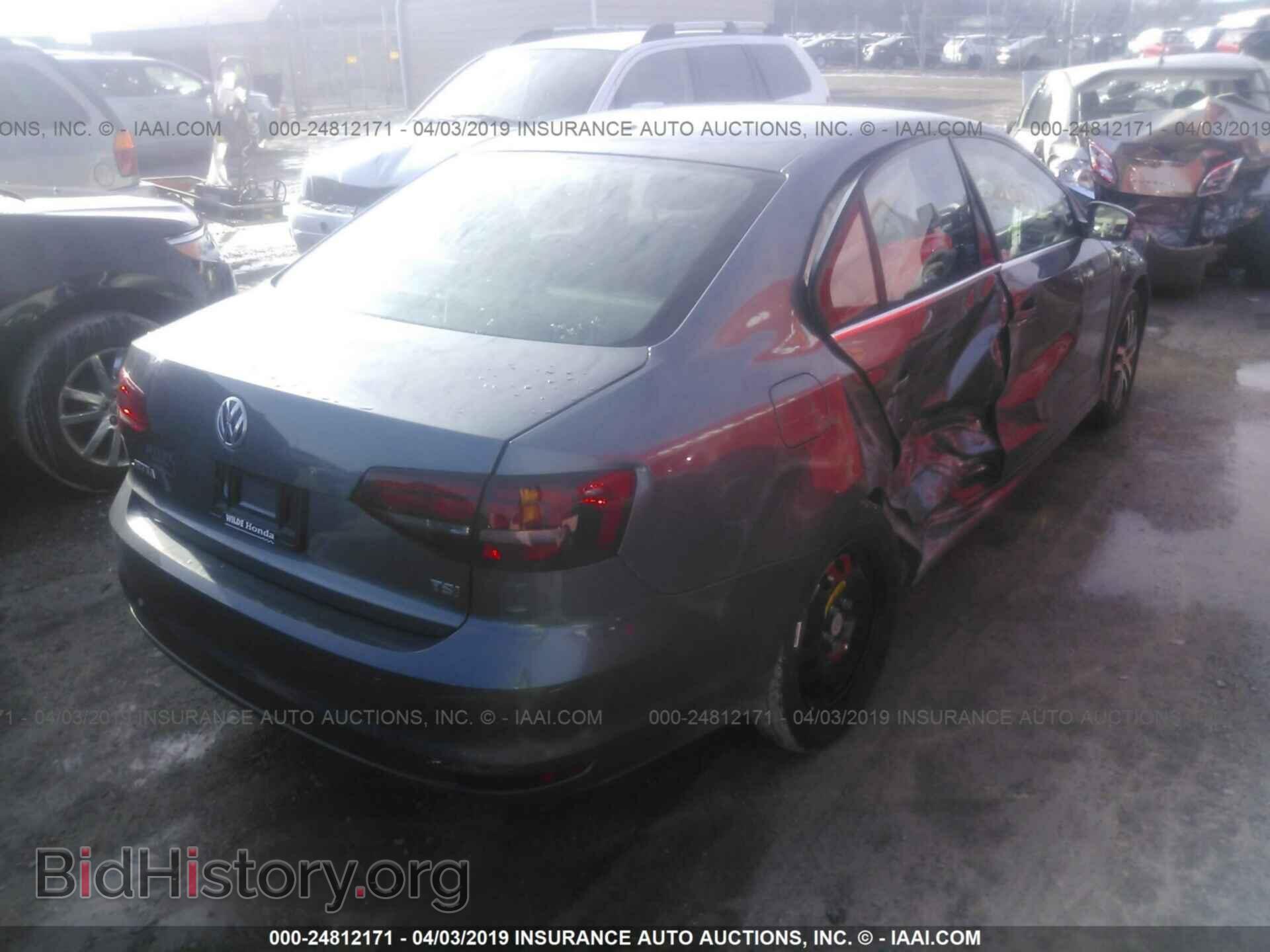 2017 VOLKSWAGEN JETTA - VIN: 3VW2B7AJXHM252976 - Photo 4