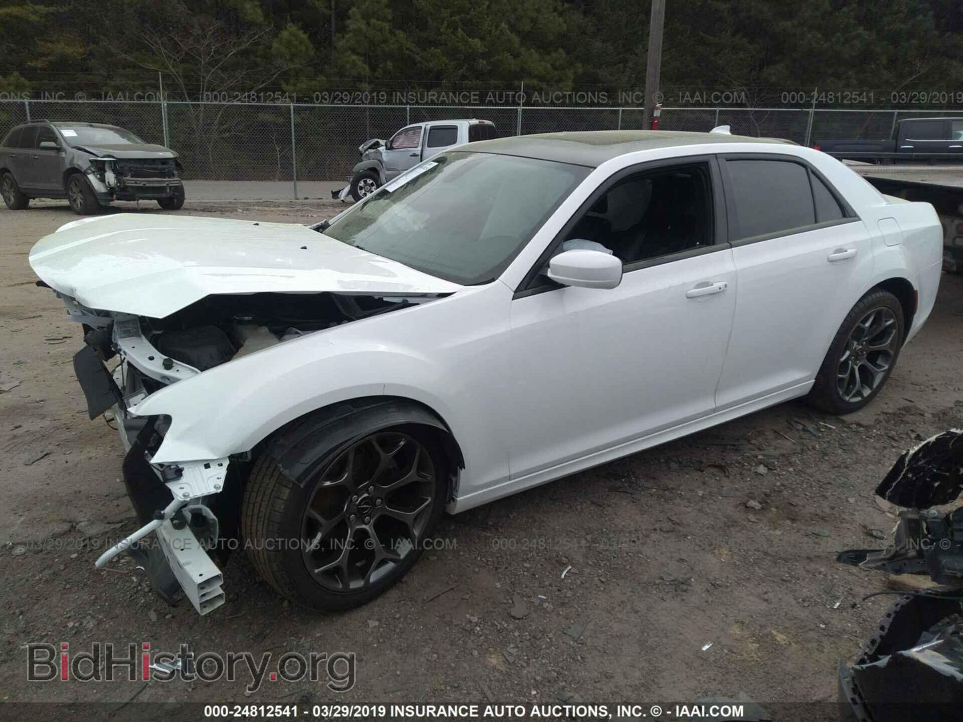 2017 CHRYSLER 300 - VIN: 2C3CCABG3HH516580 - Фото 2