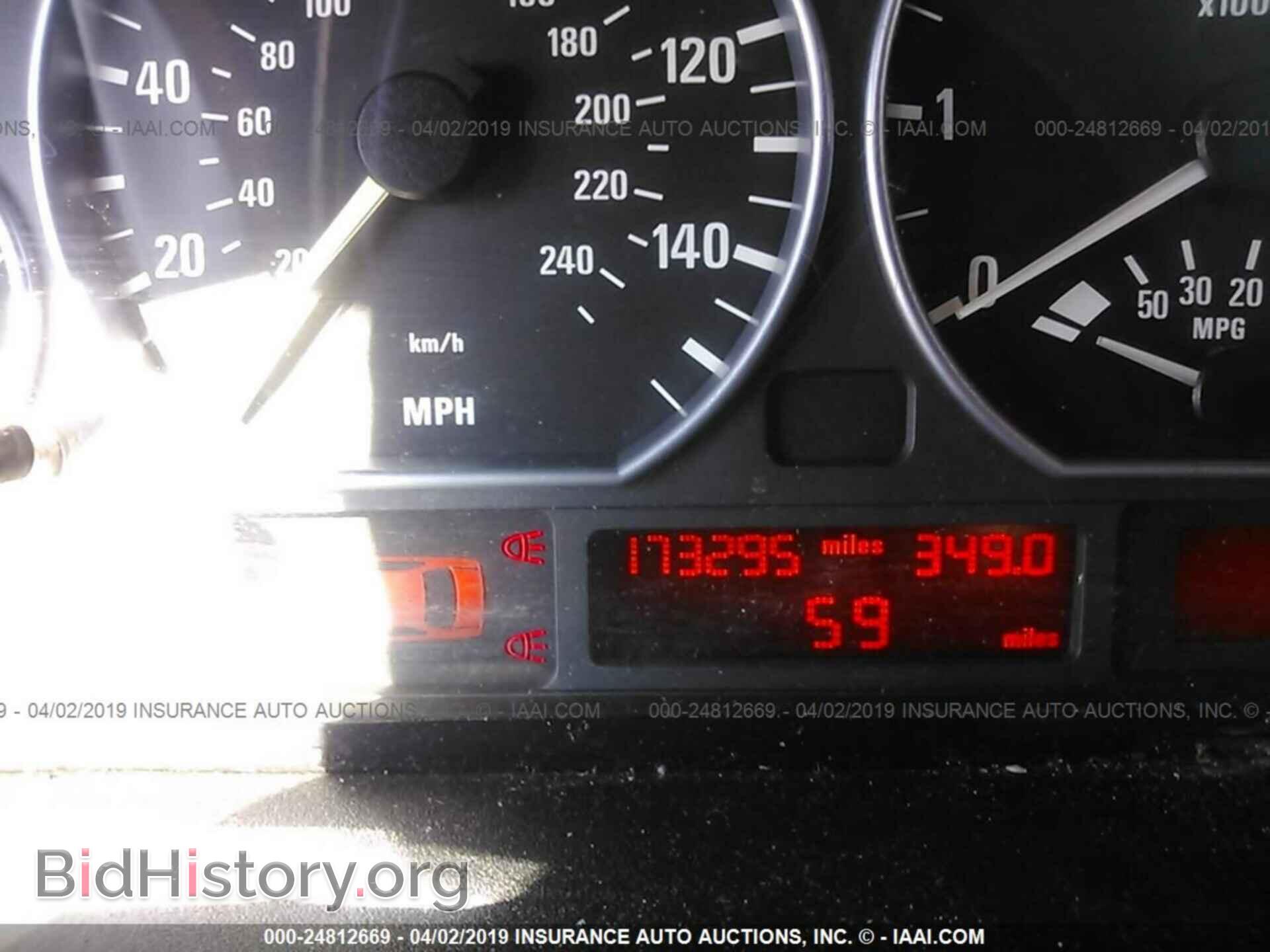 2002 BMW 330 - VIN: WBAEV53432KM24070 - Фото 7