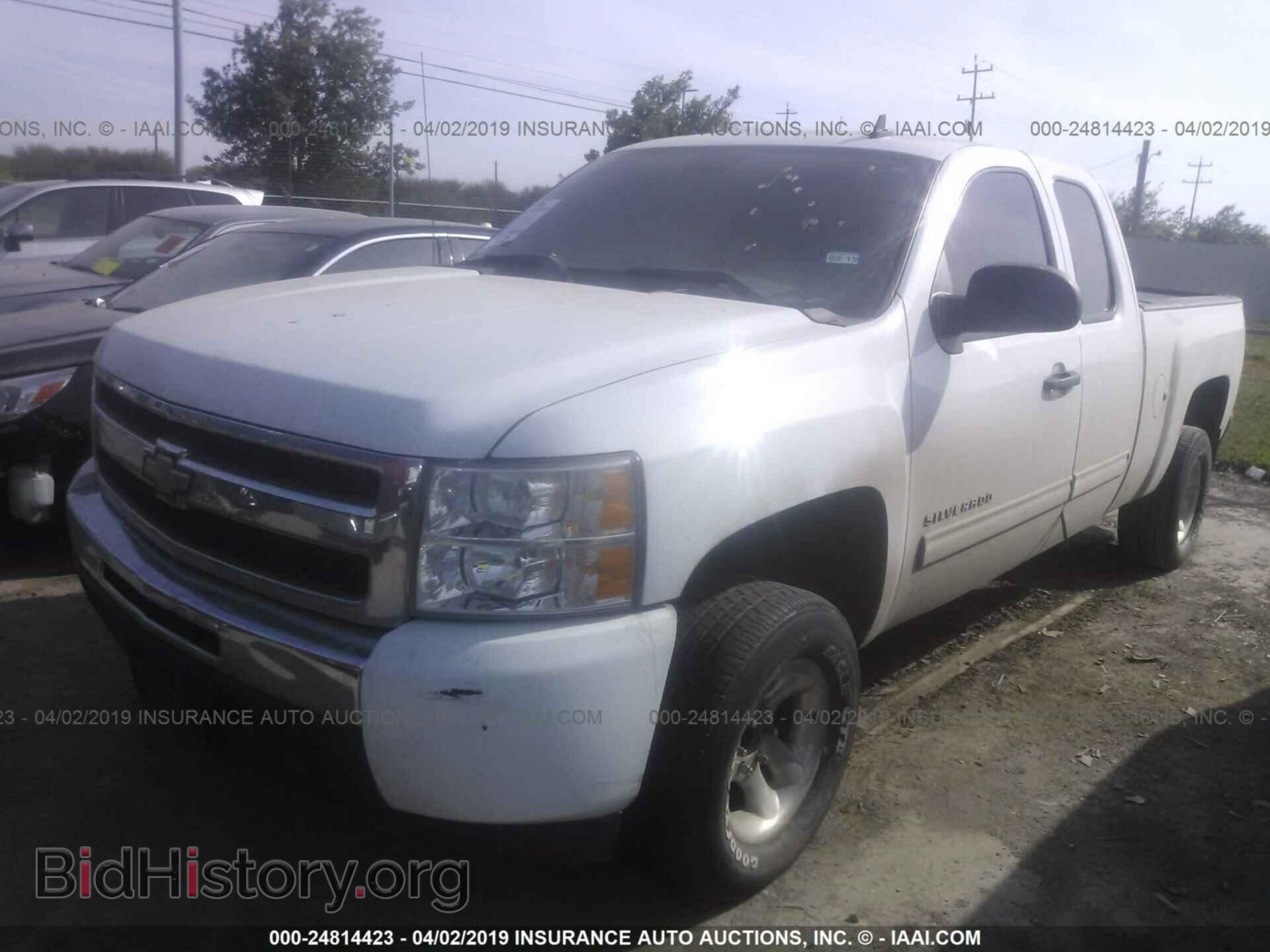 2011 CHEVROLET SILVERADO - VIN: 1GCRCREA7BZ360448 - Photo 2