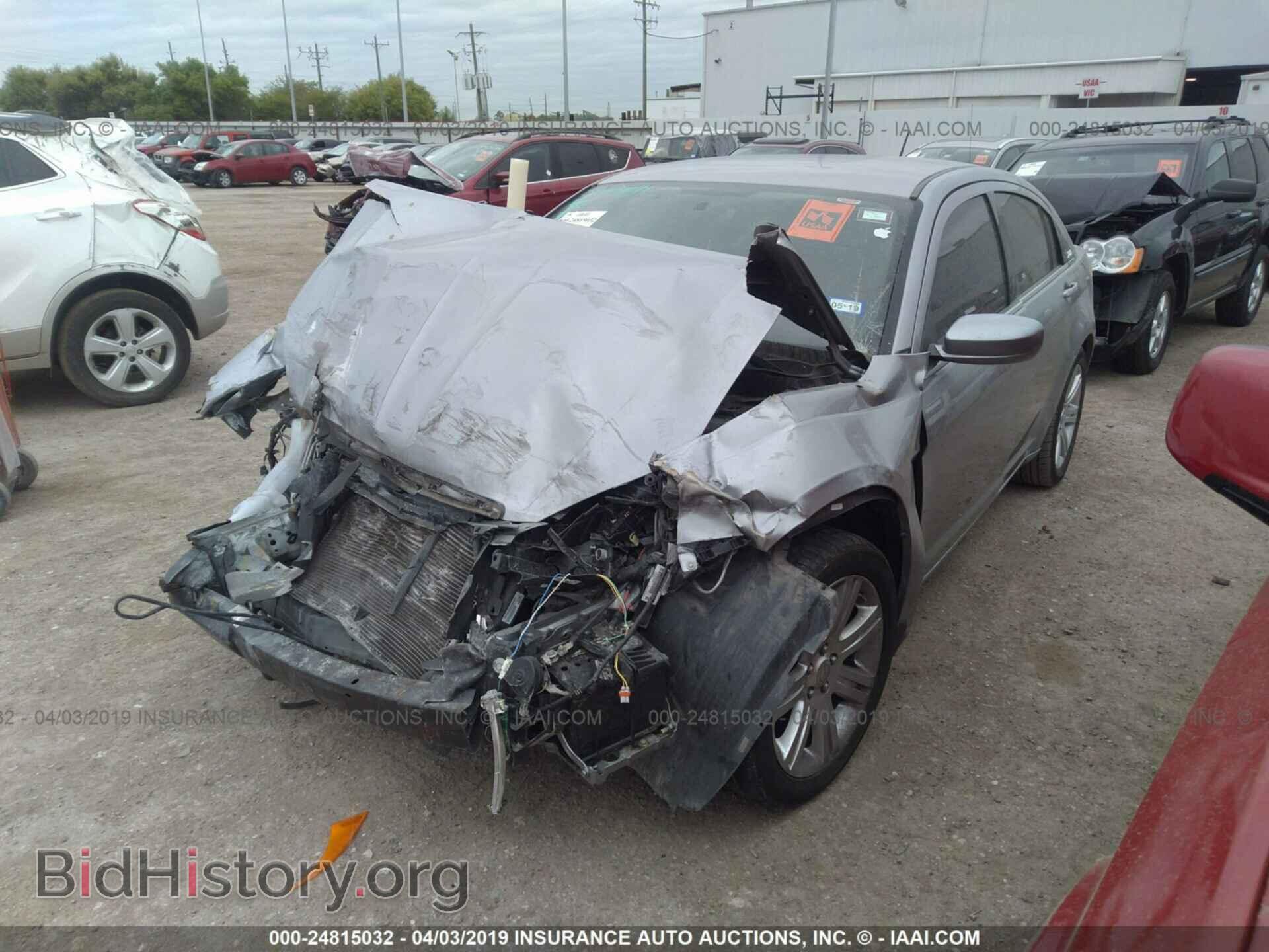 2013 CHRYSLER 200 - VIN: 1C3CCBAB9DN640396 - Фото 2
