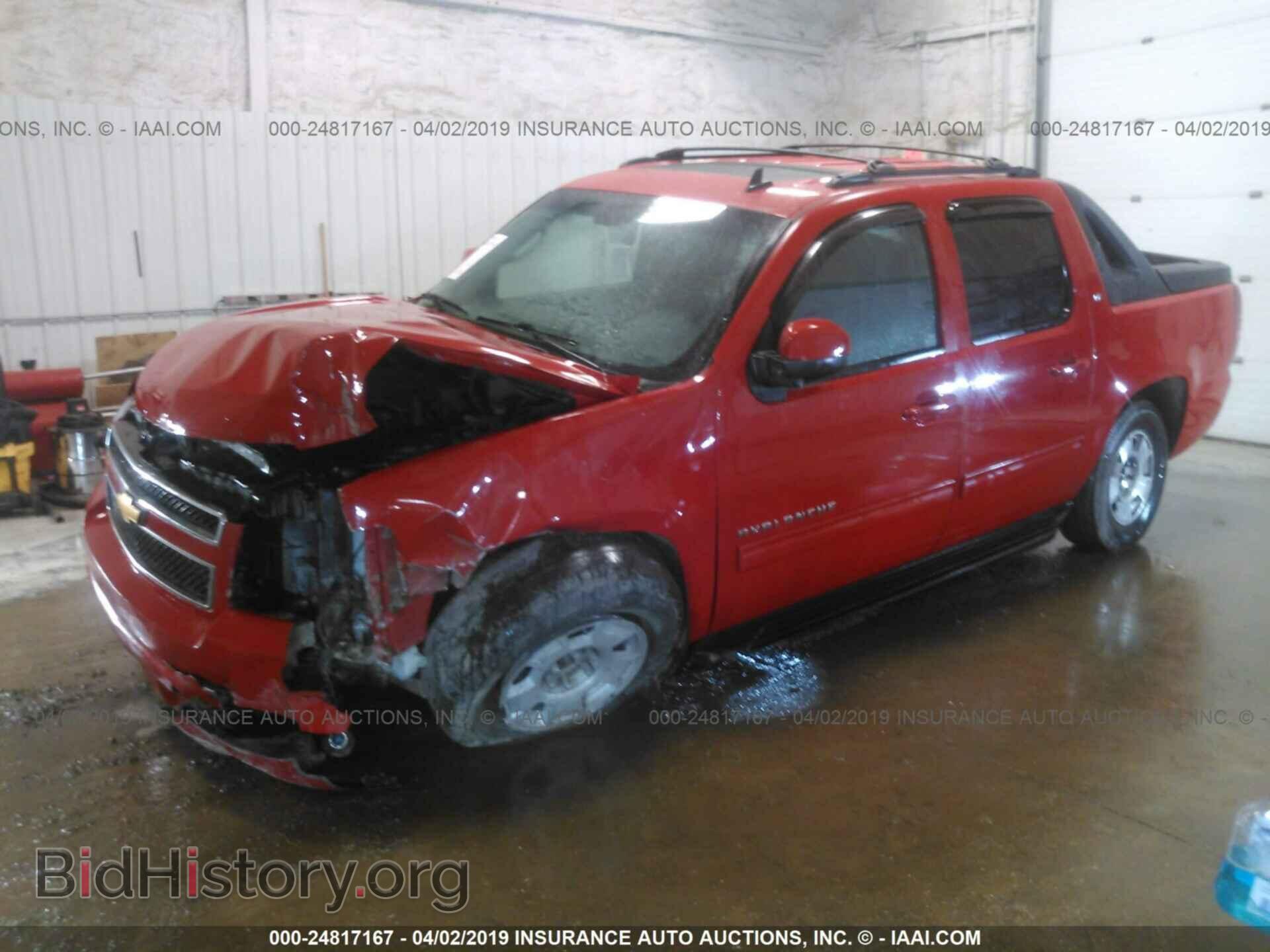 2011 CHEVROLET AVALANCHE - VIN: 3GNTKFE3XBG269206 - Фото 2
