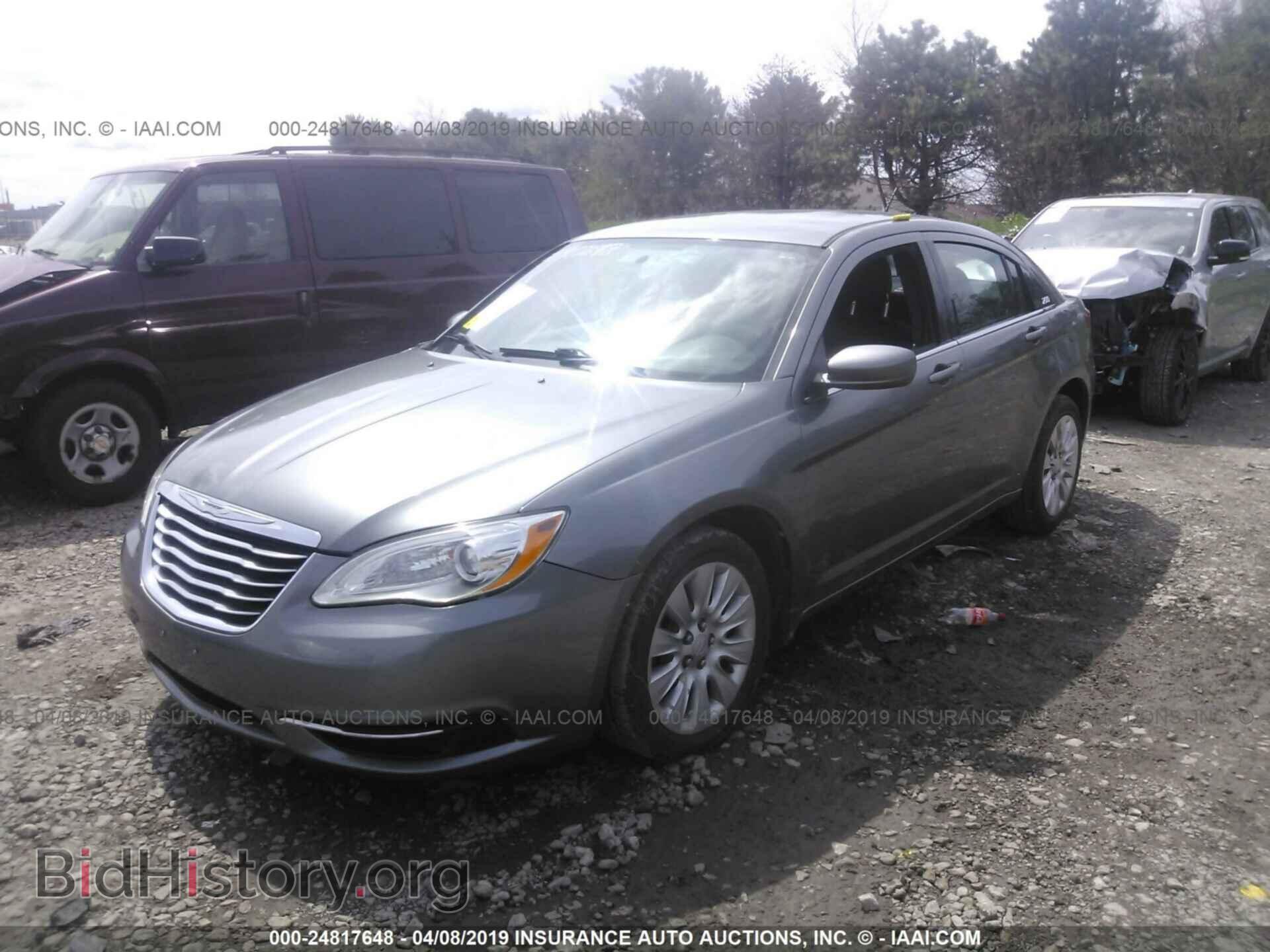 2013 CHRYSLER 200 - VIN: 1C3CCBAG1DN727964 - Фото 2