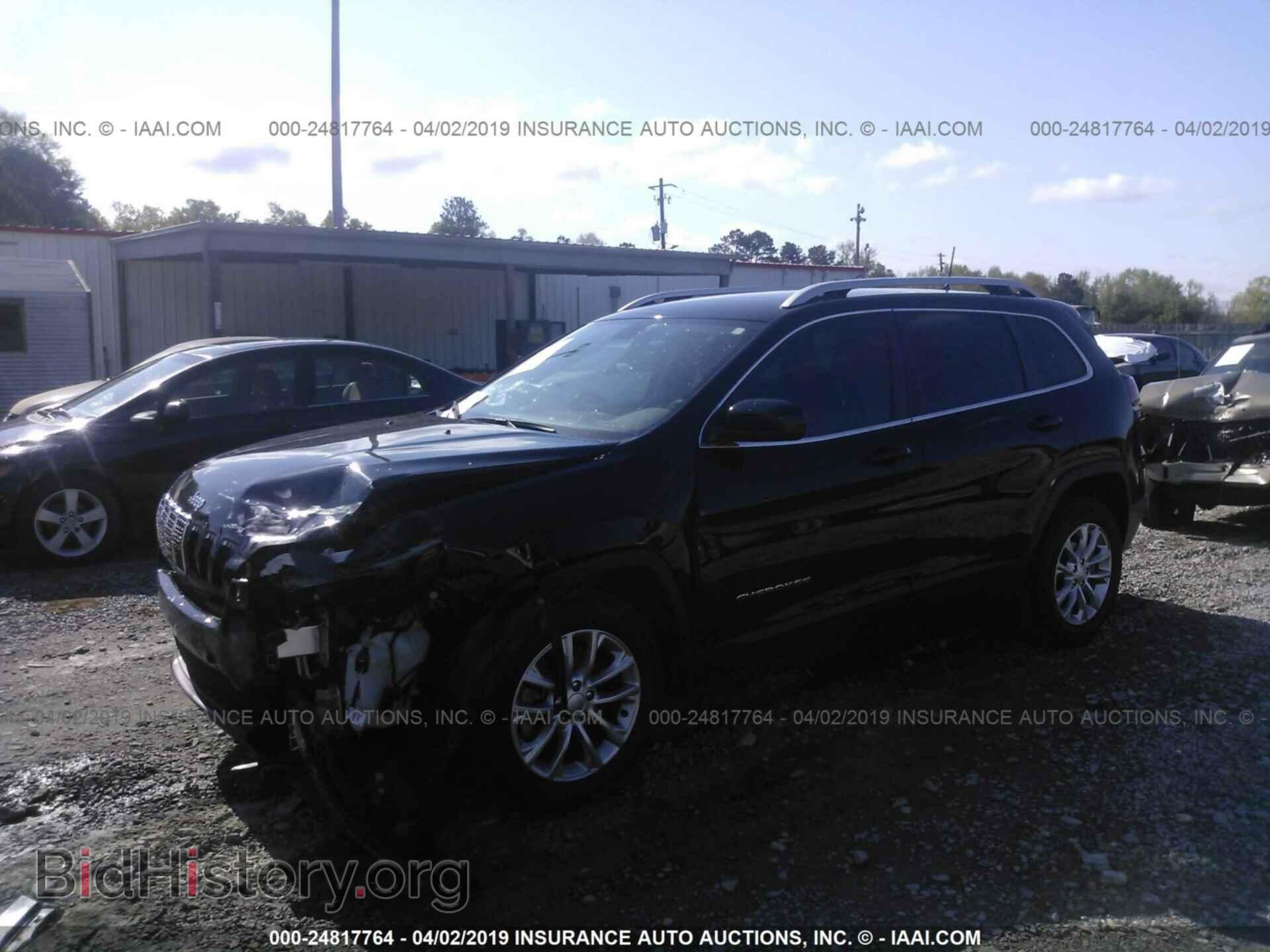 2019 JEEP CHEROKEE - VIN: 1C4PJLCB8KD241441 - Photo 2