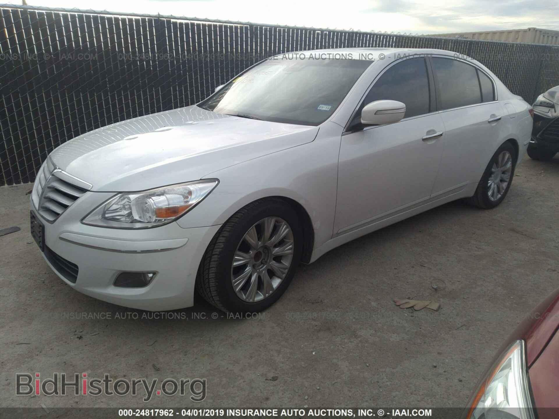 2011 HYUNDAI GENESIS - VIN: KMHGC4DE8BU135012 - Фото 2