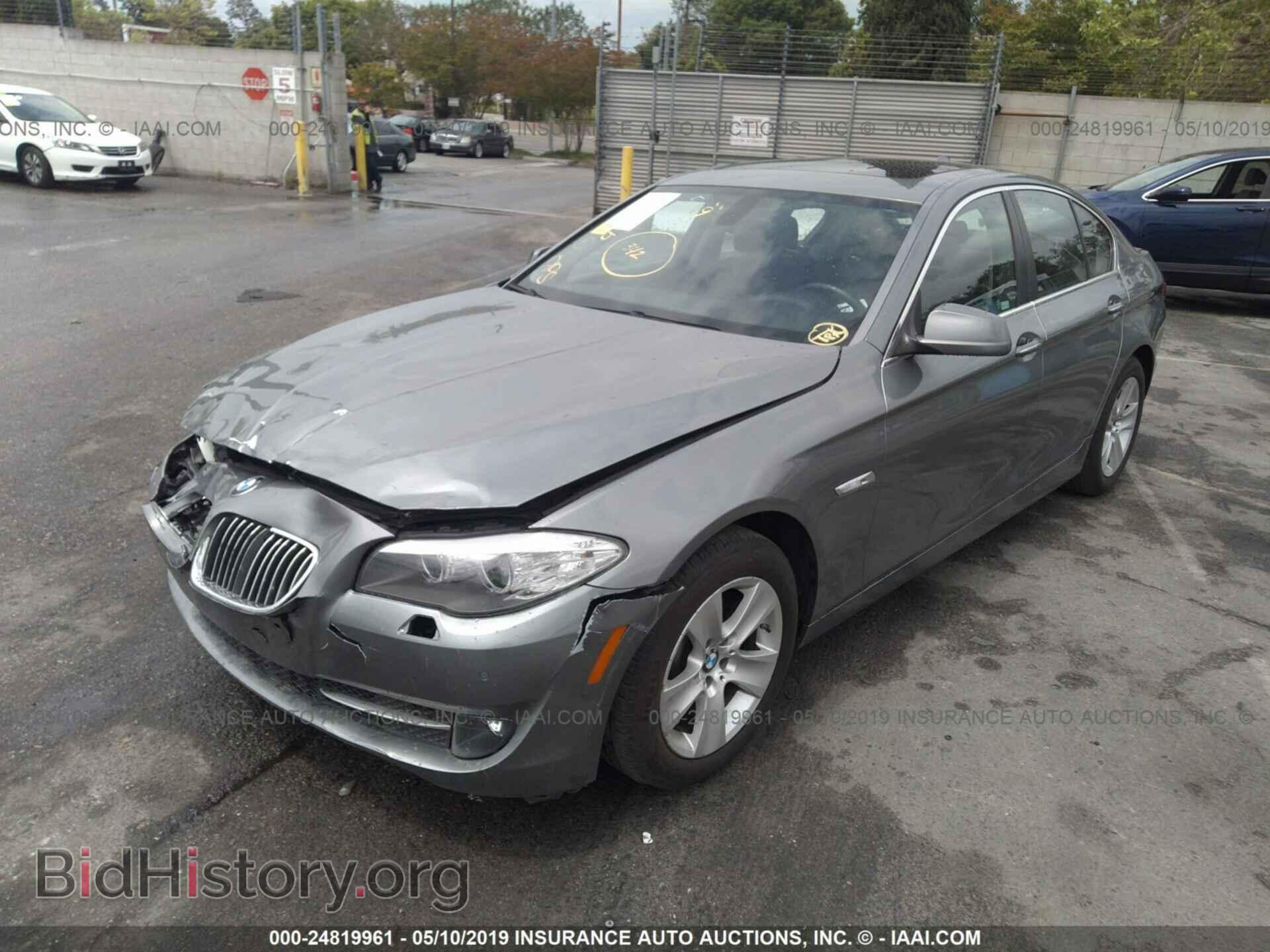 2011 BMW 528 - VIN: WBAFR1C51BC740345 - Фото 2