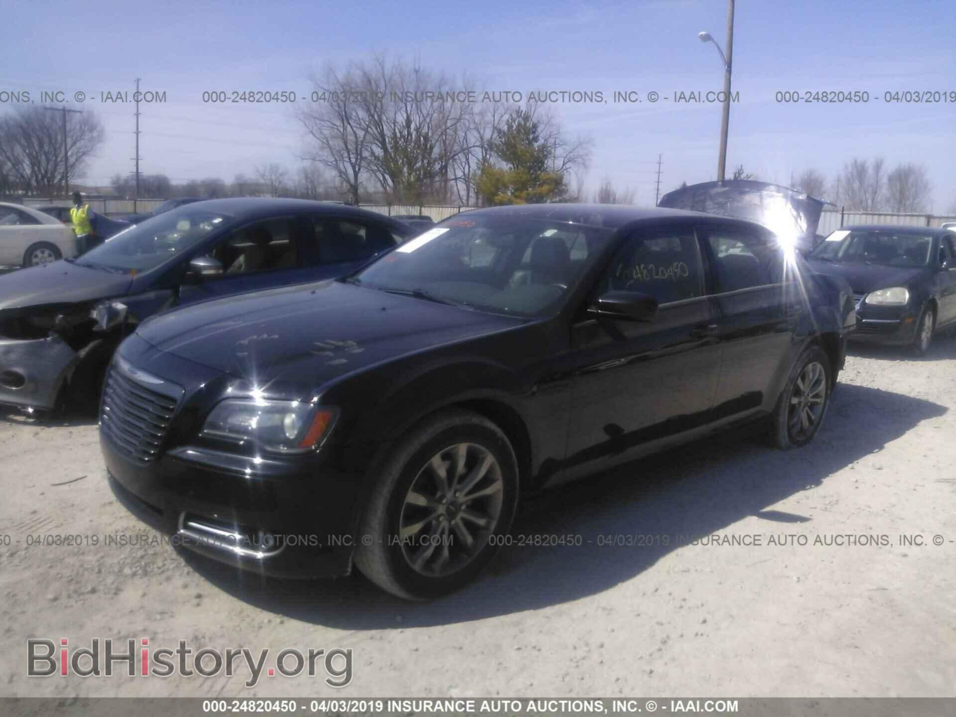 2014 CHRYSLER 300 - VIN: 2C3CCAGG5EH287808 - Фото 2