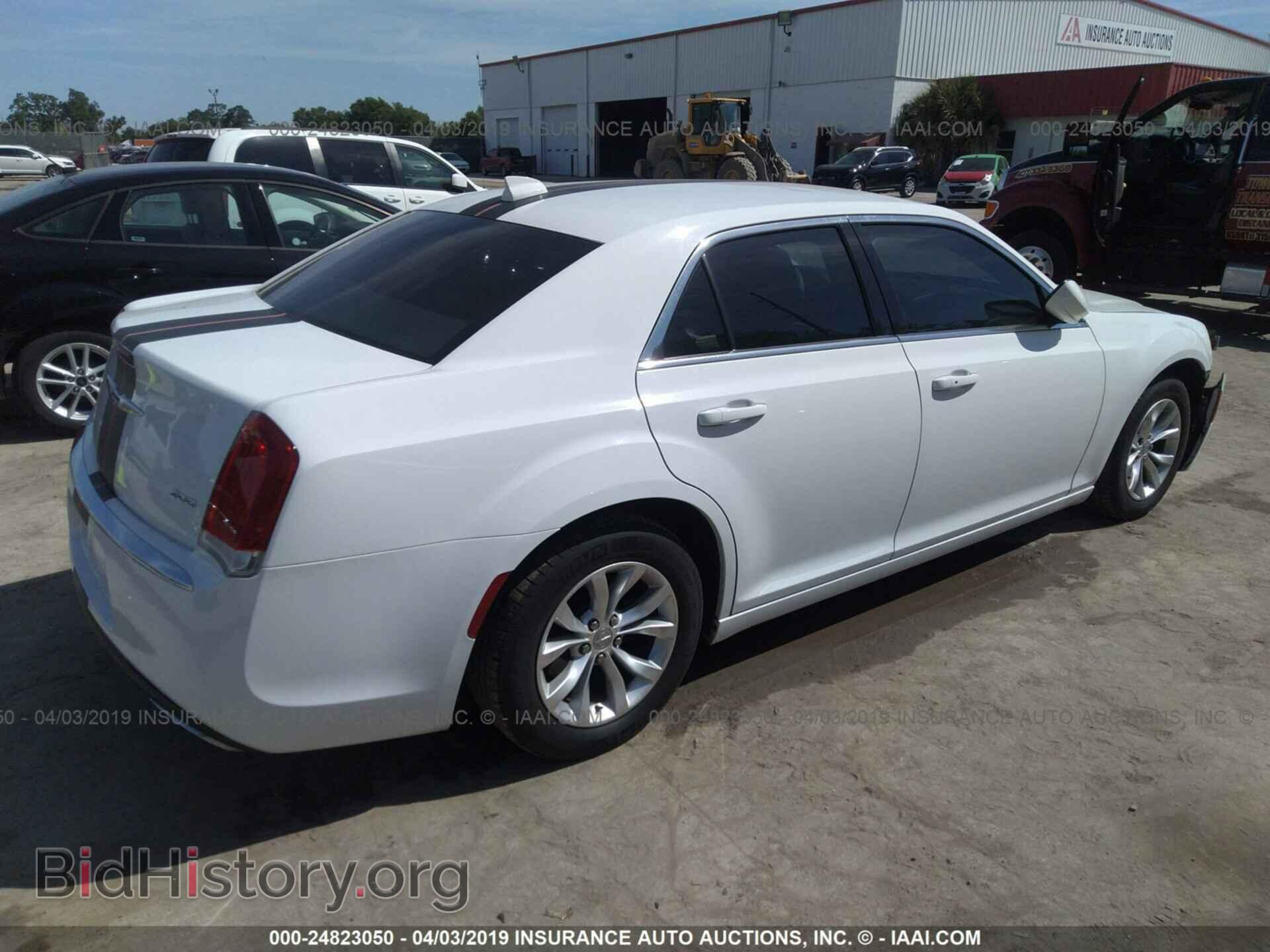 2015 CHRYSLER 300 - VIN: 2C3CCAAG4FH810424 - Фото 4