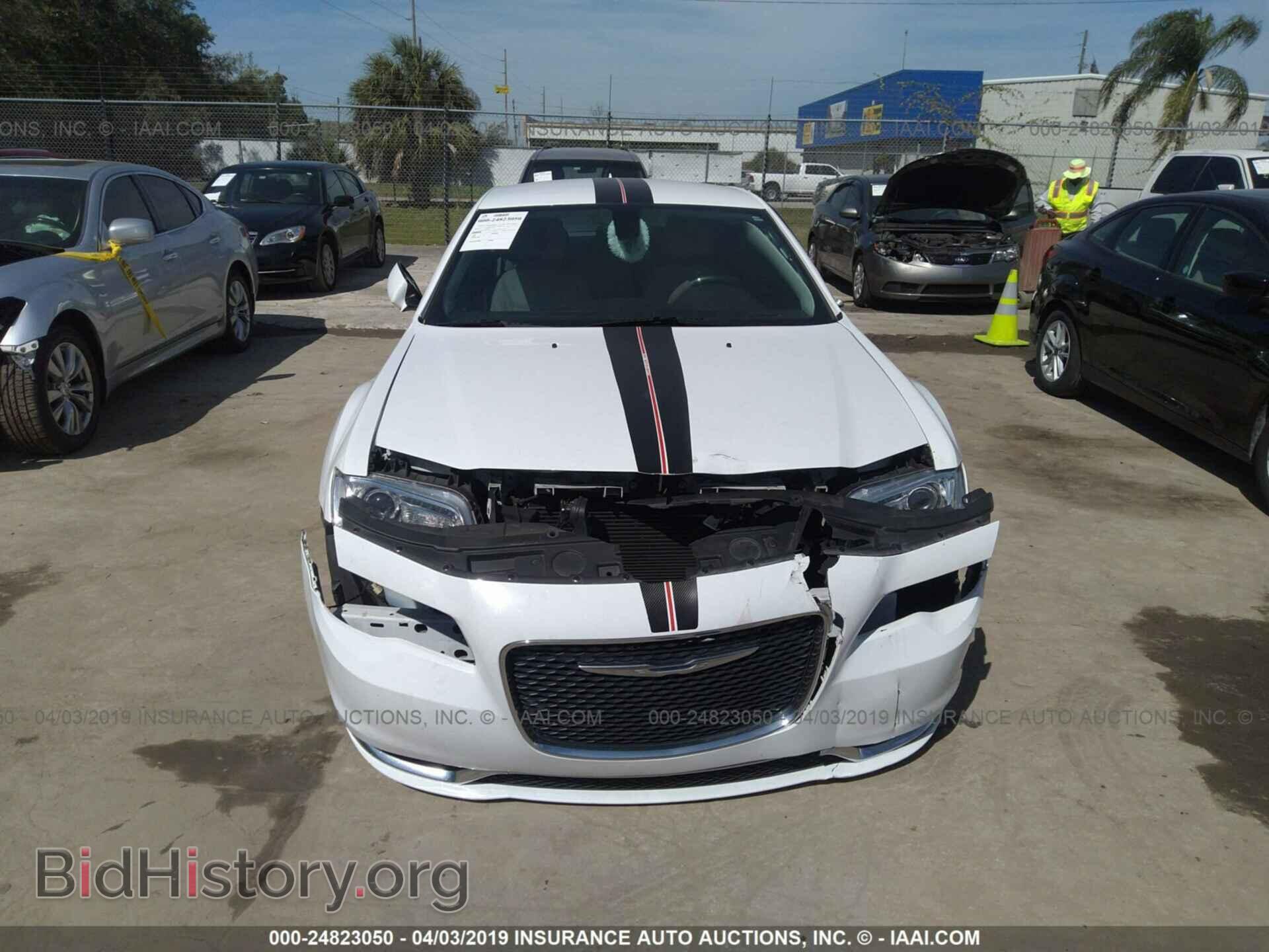 2015 CHRYSLER 300 - VIN: 2C3CCAAG4FH810424 - Фото 6